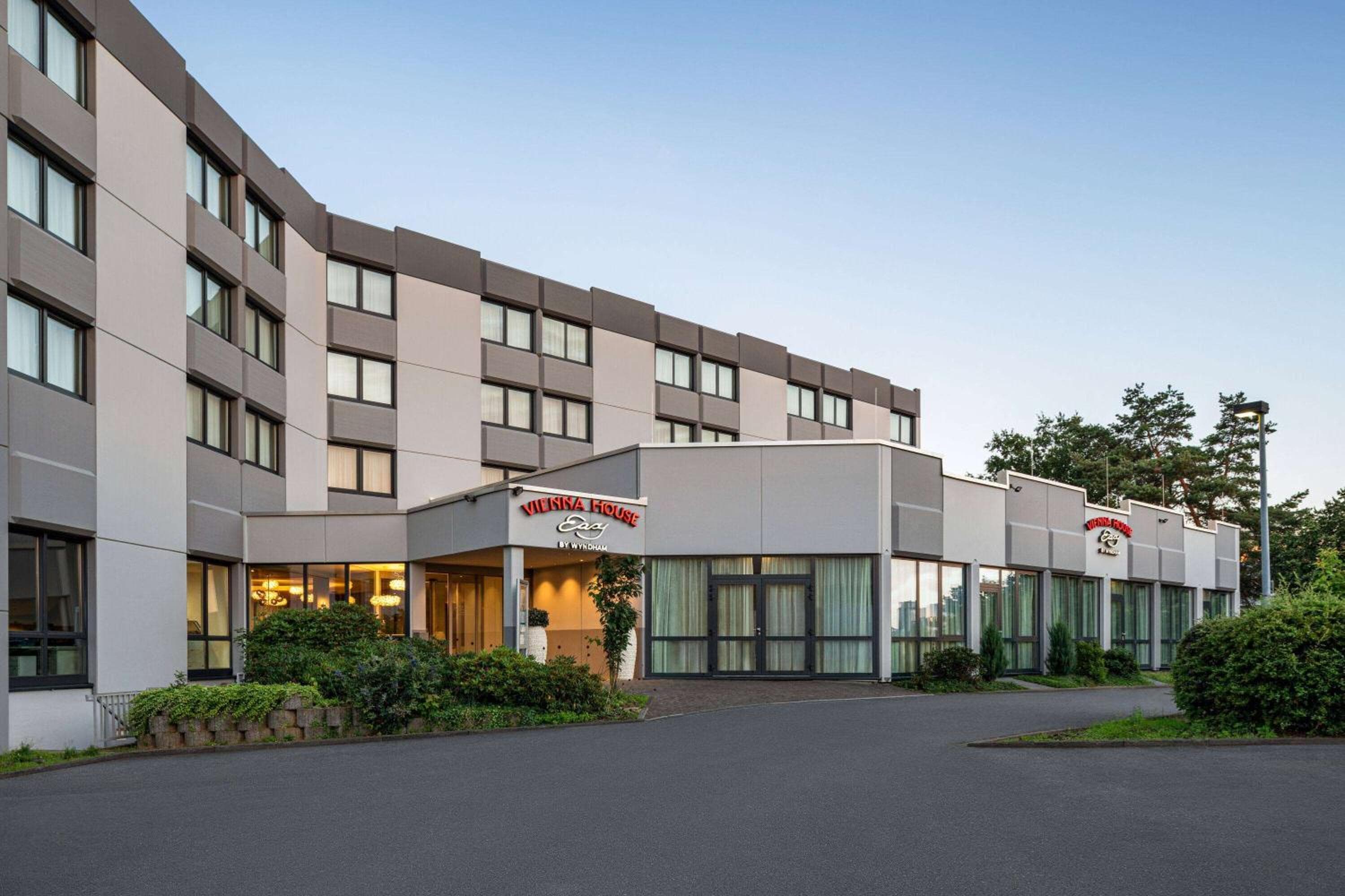 Sunday Hotel Frankfurt Airport Kelsterbach