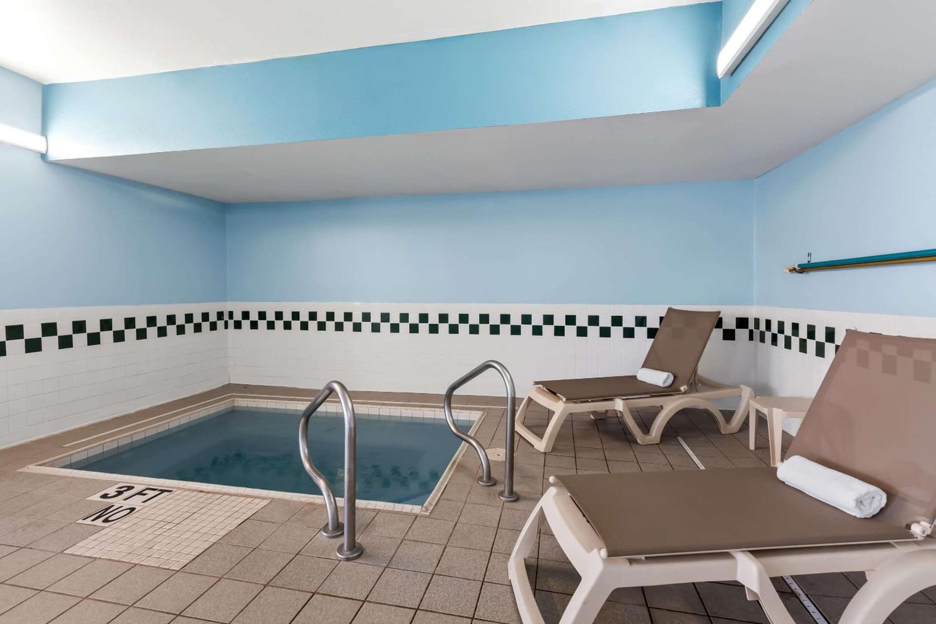 Quality Inn & Suites Springfield Southwest near I-72