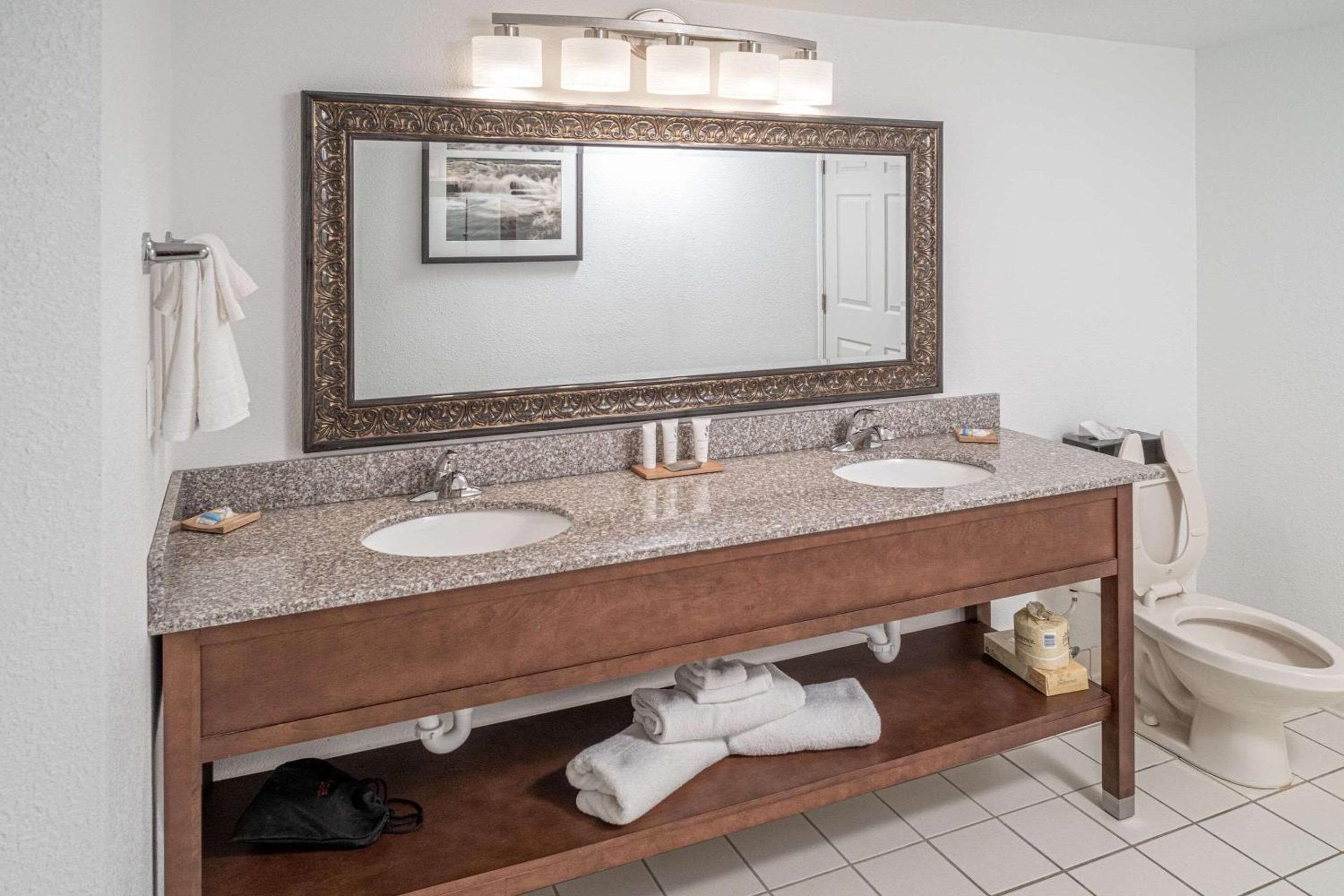 Country Inn & Suites by Radisson, Beckley, WV
