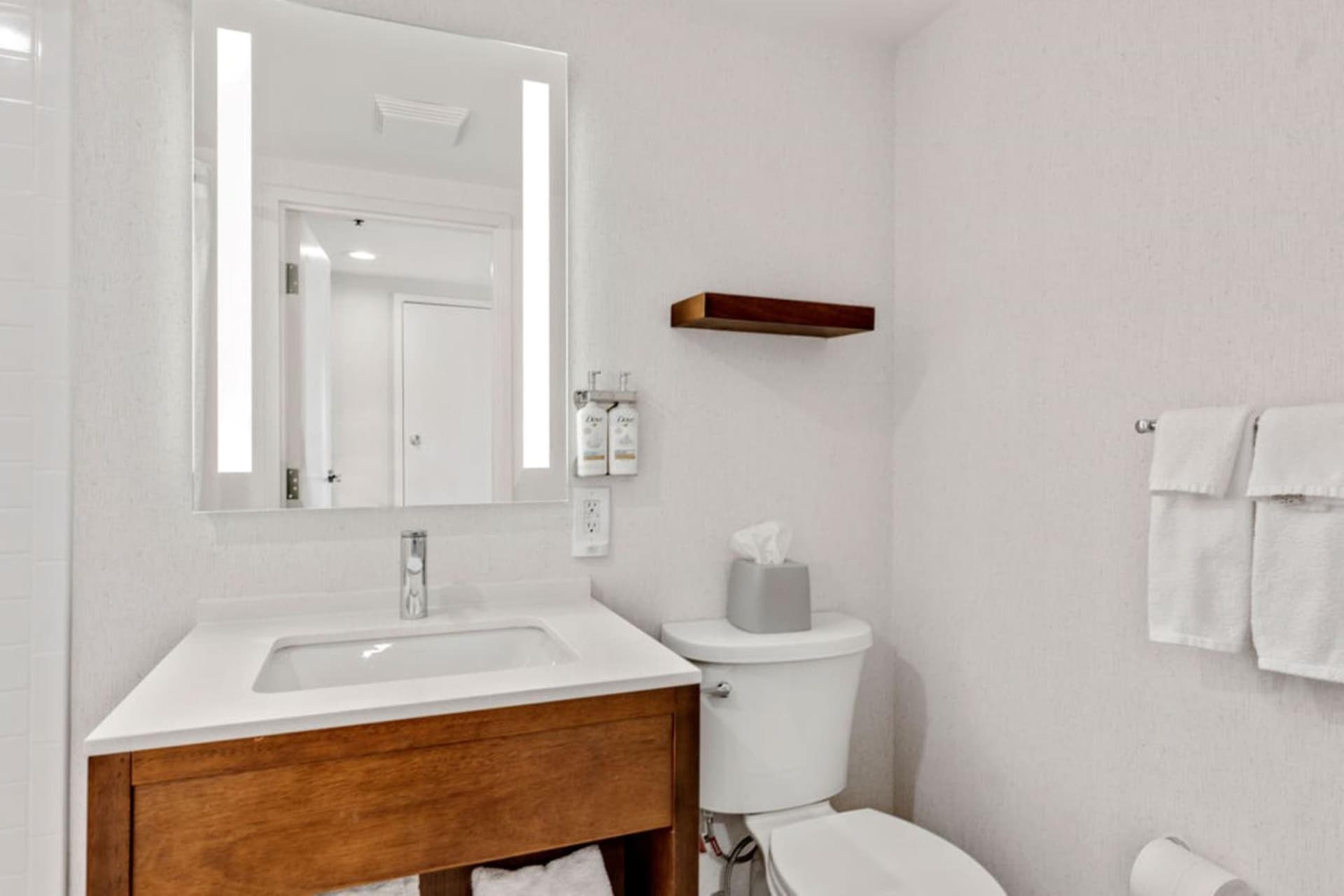 Holiday Inn & Suites Ottawa Kanata by IHG
