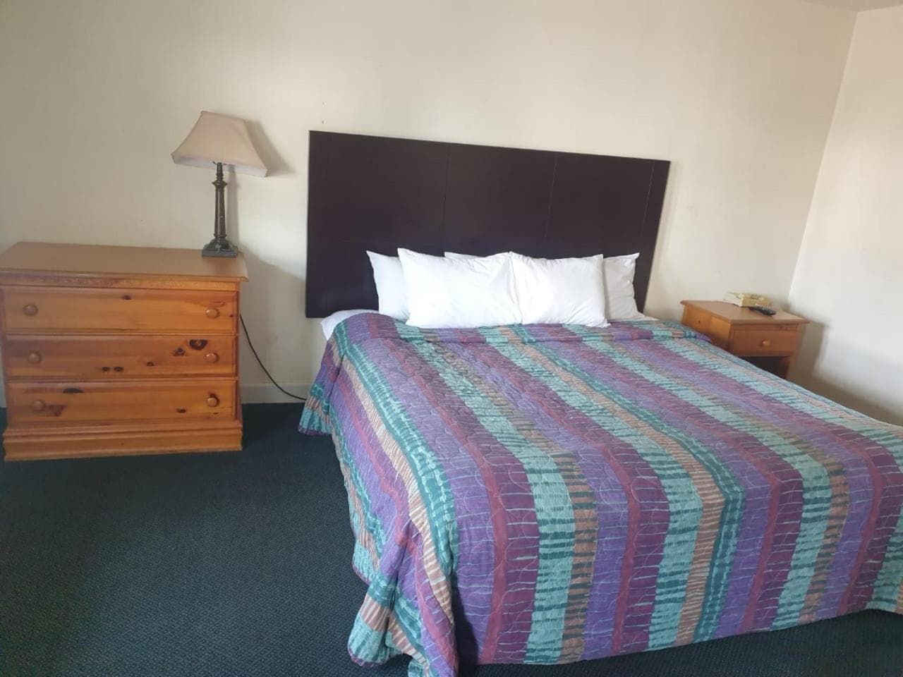 Town & Country Inn