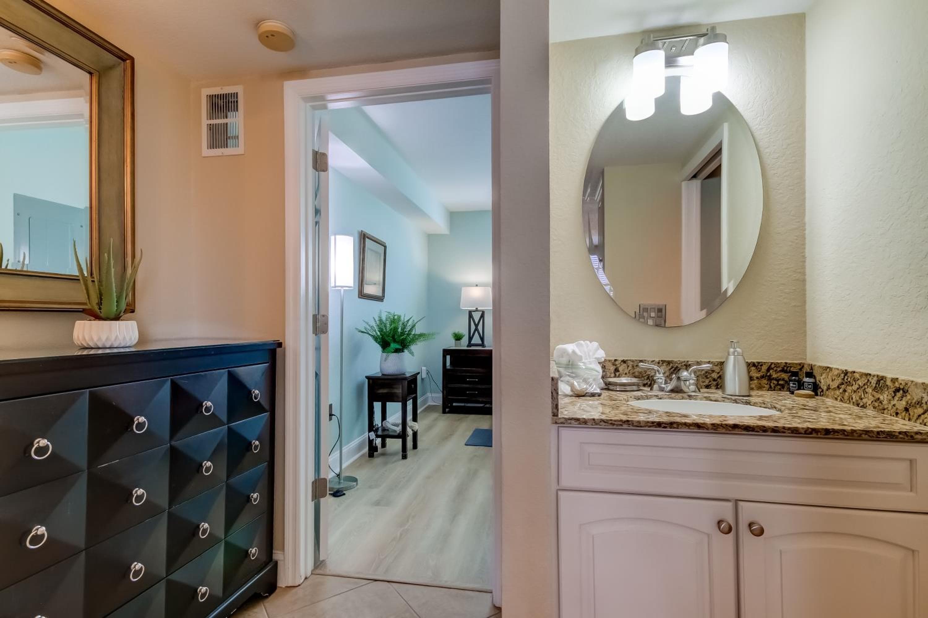 Dockside Condominiums - Water View Unit 402