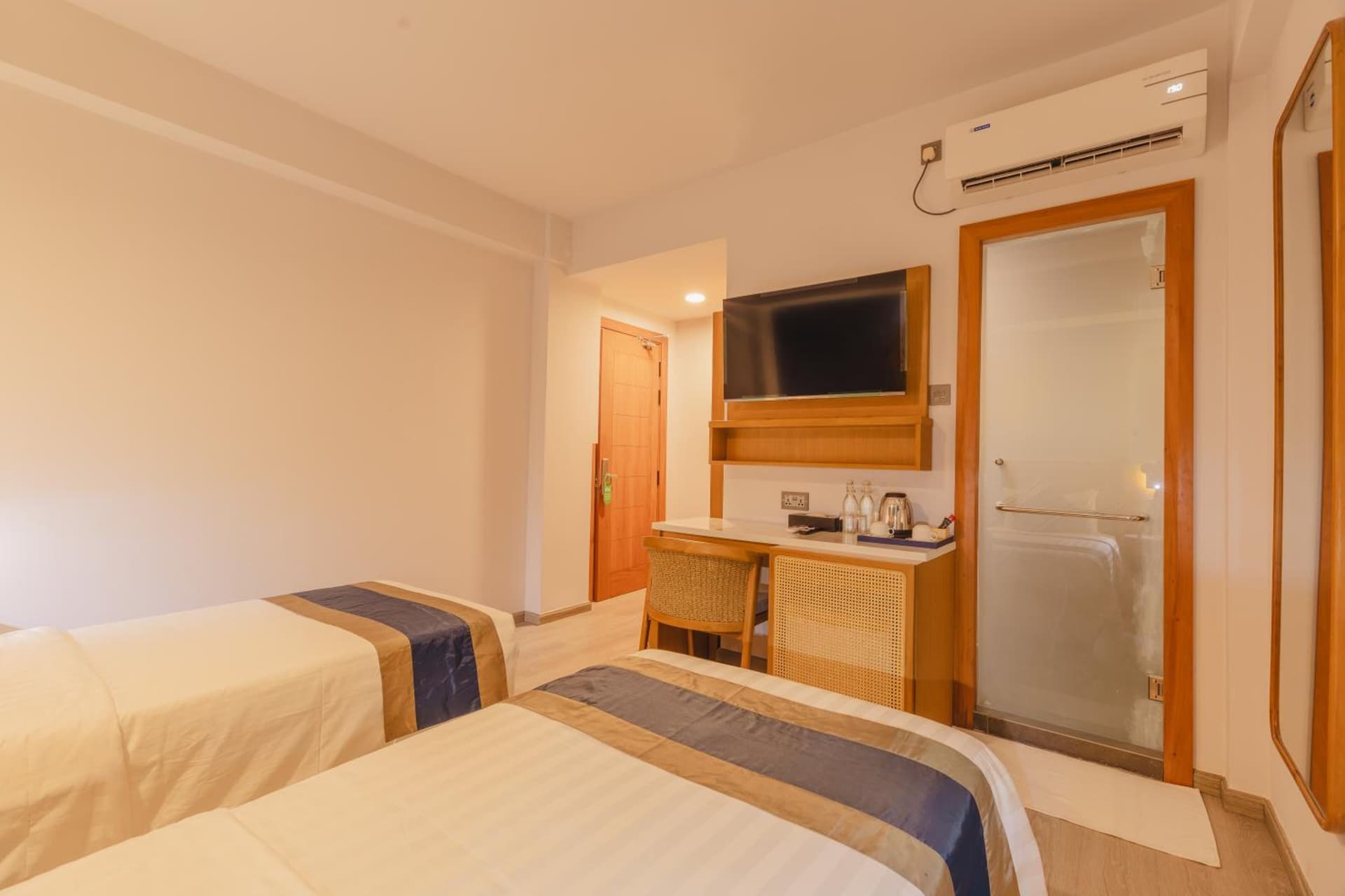 UMET Seaview Hotel with Free Airport Pick up and Drop T&C Apply
