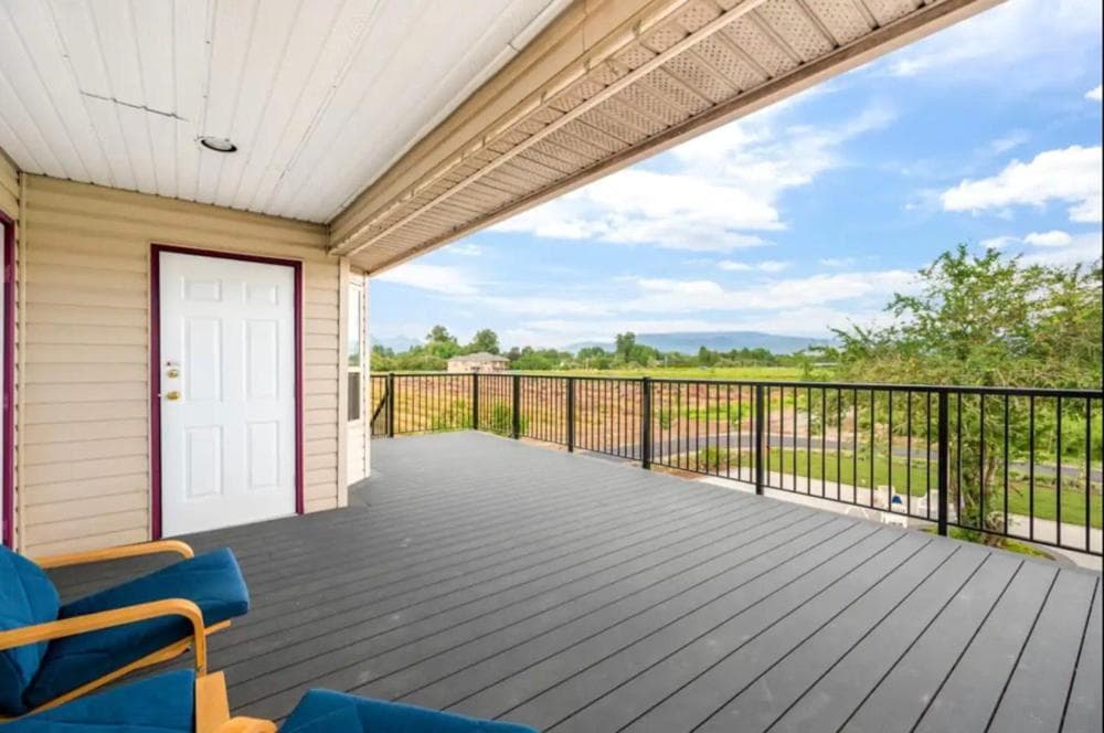 Share Home Luxury 4-BD with 2 Private Bathrooms