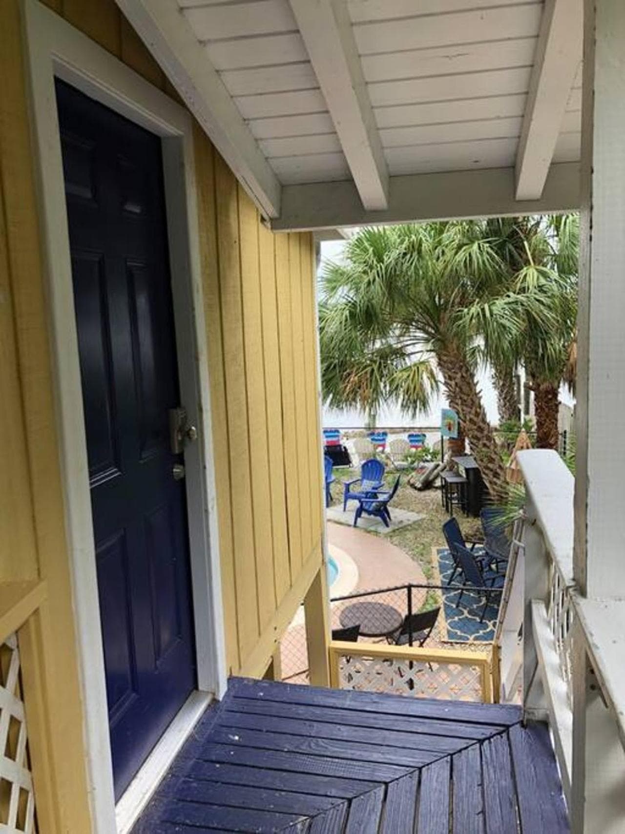 "Seaglass" Dazzles with Exceptional Bay Views&Pool
