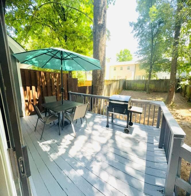 Cozy home with BBQ -5 min Braves