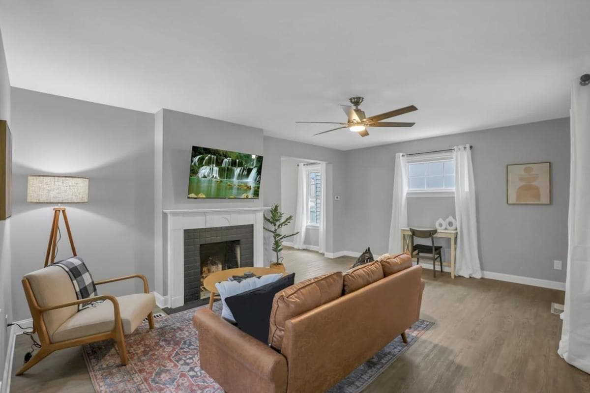 The Huron Charmer-4 BD and Yard