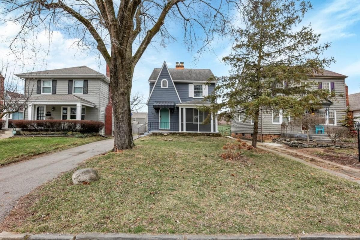The Huron Charmer-4 BD and Yard
