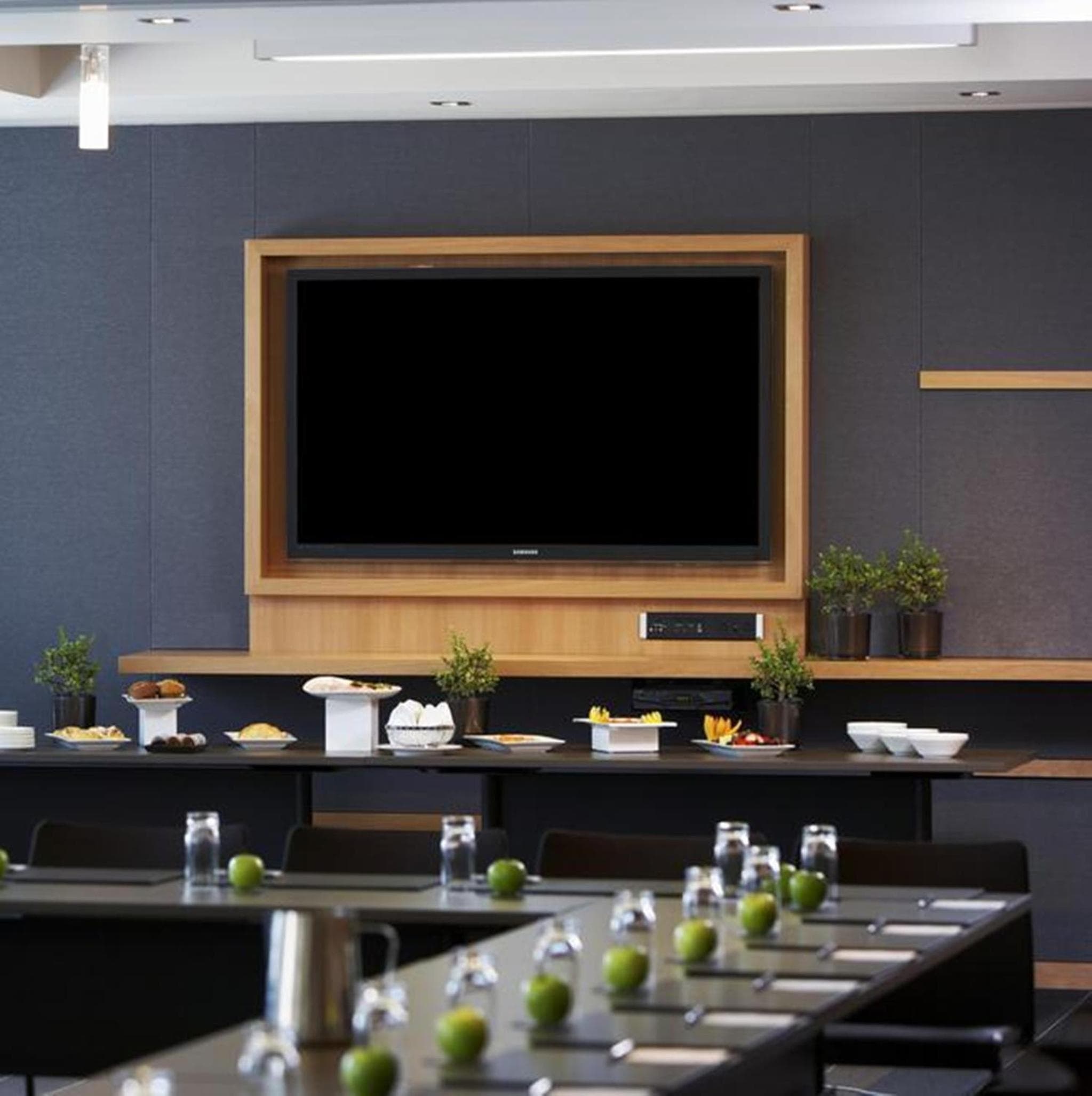 Le Germain Hotel Maple Leaf Square