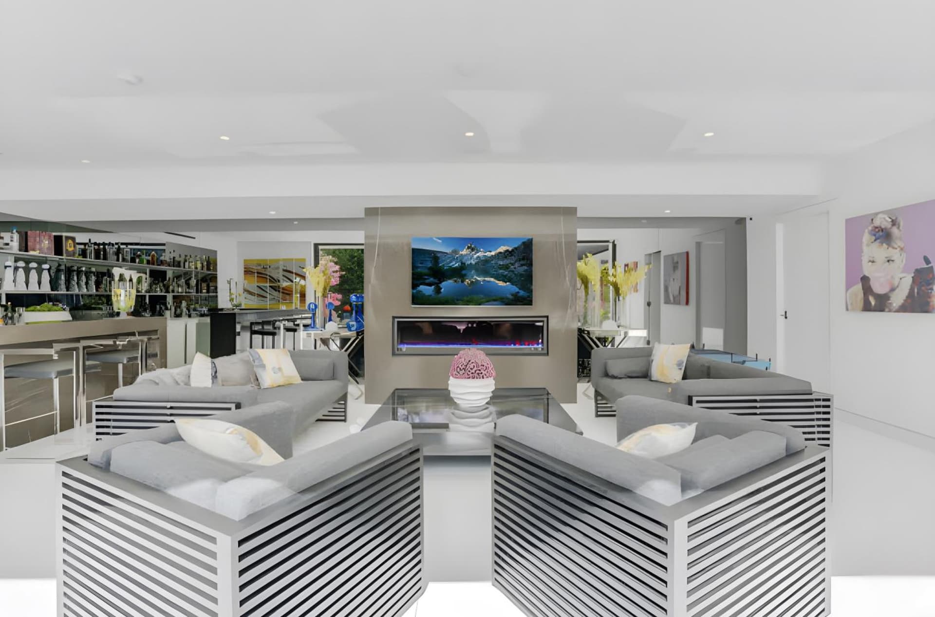 Sleek Grand Villa in Beverly Hills