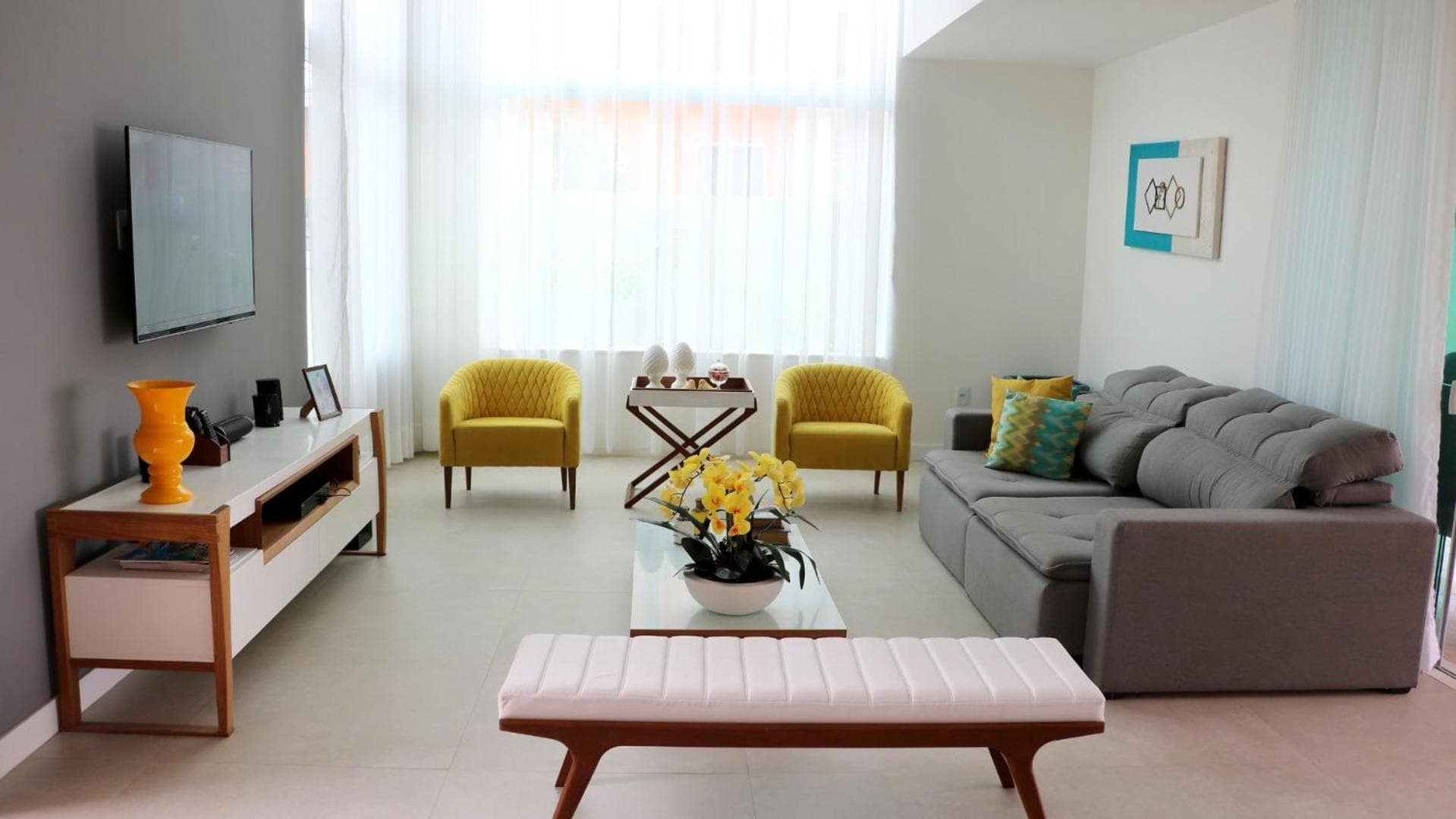 Beachfront House with 5 Suites in Guarajuba