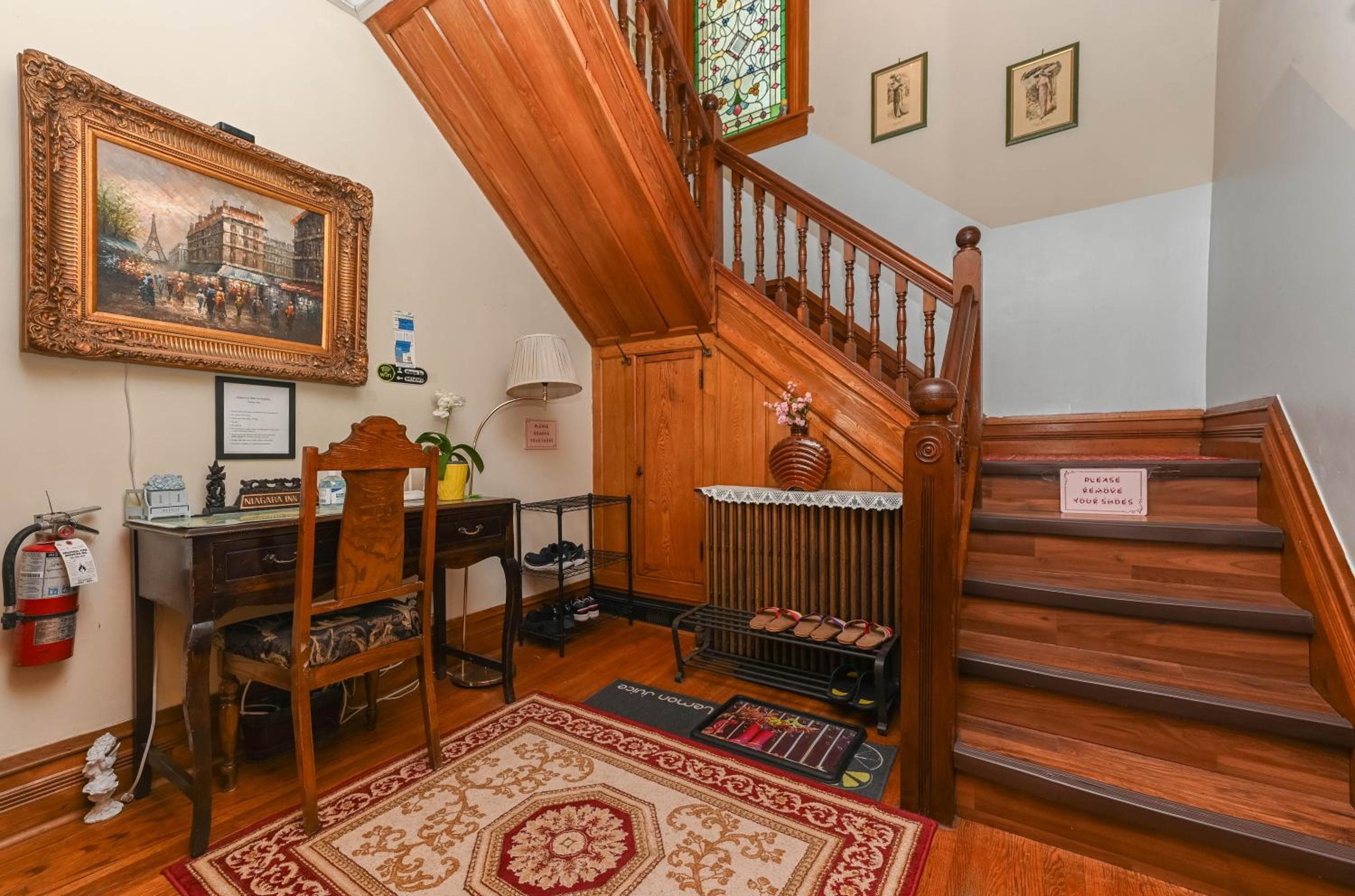 Niagara Inn Bed and Breakfast