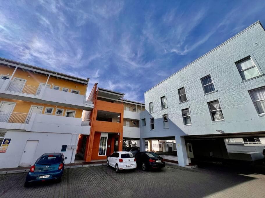 Escape to 205 in Stellenbosch central-free parking