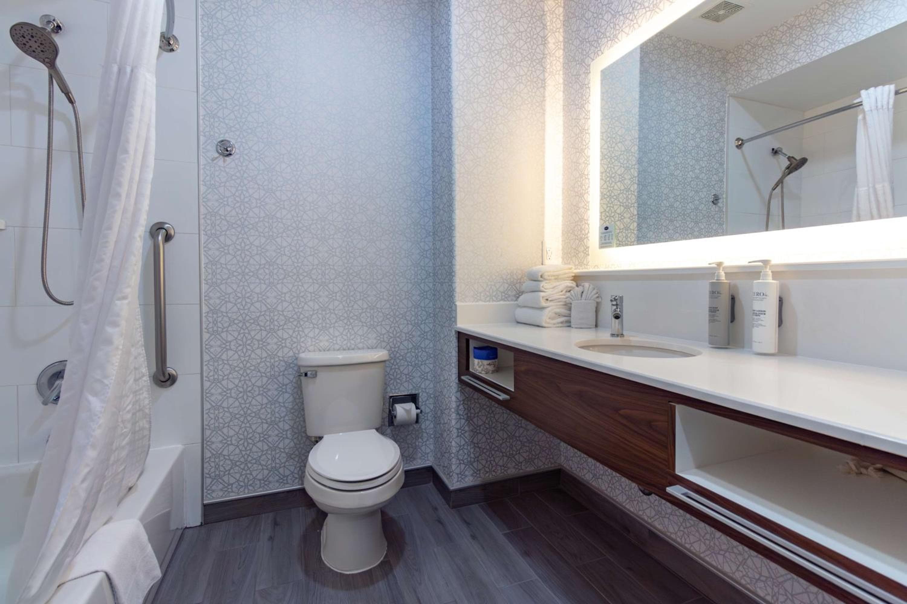 Hampton Inn & Suites Denton