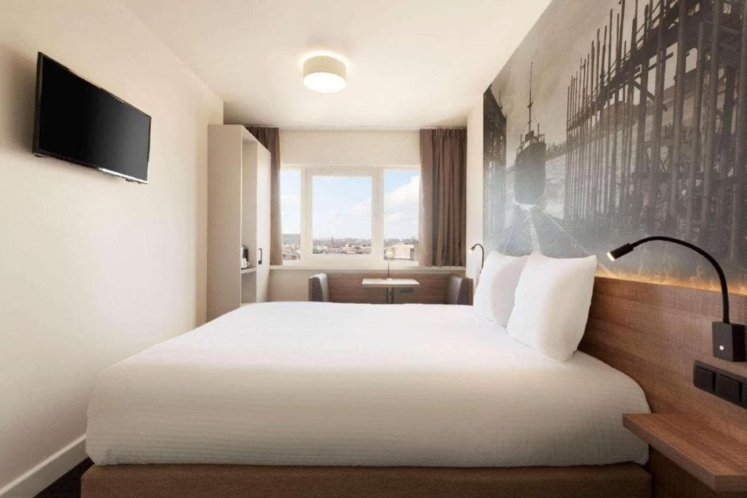 Rotterdam Teleport Hotel