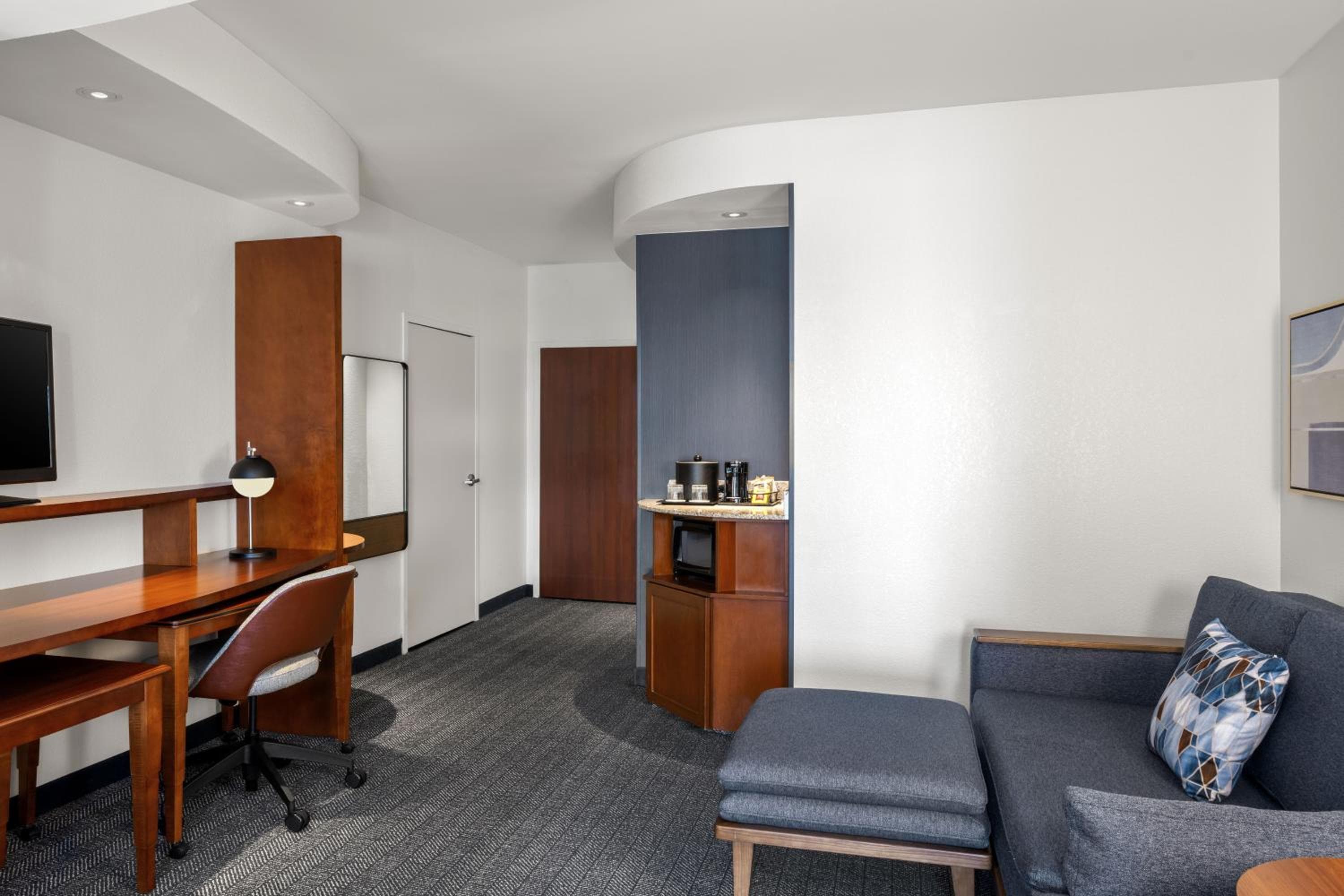 Courtyard by Marriott Evansville East