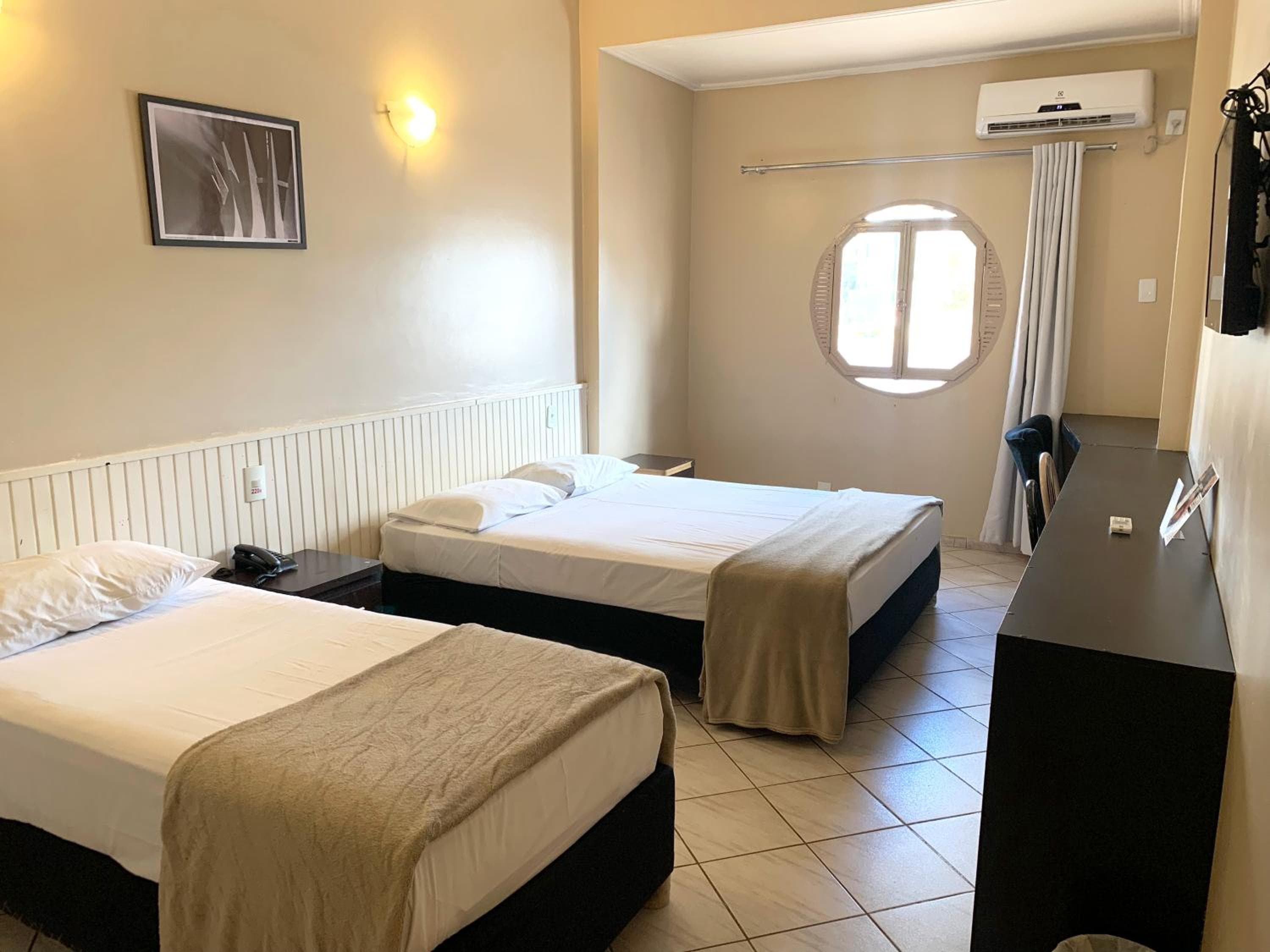Hotel Econotel by Bsb Inn