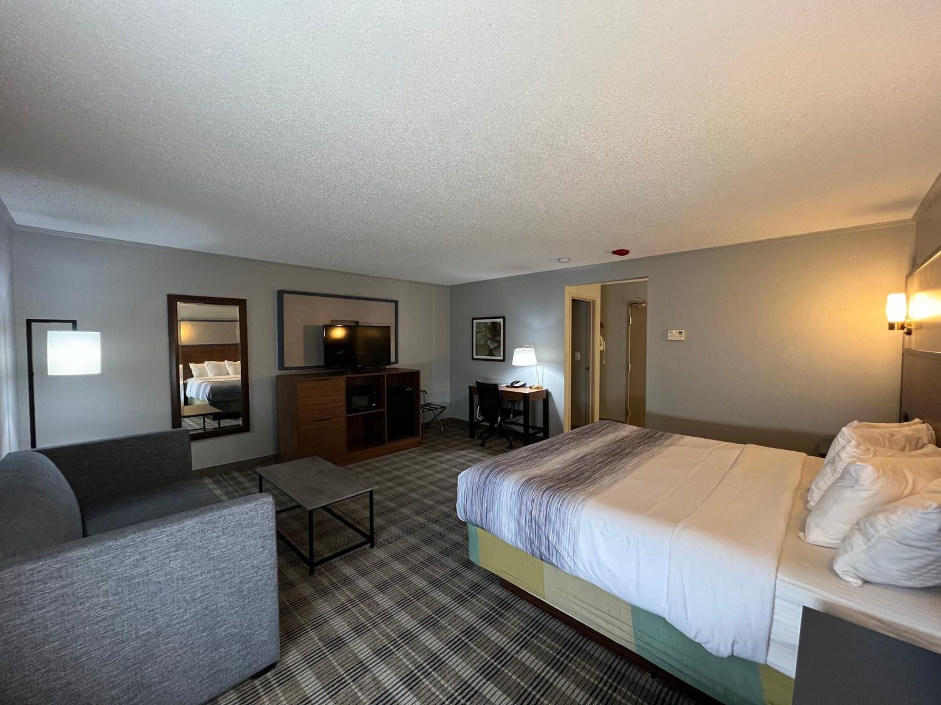 AmericInn by Wyndham Glendale Milwaukee
