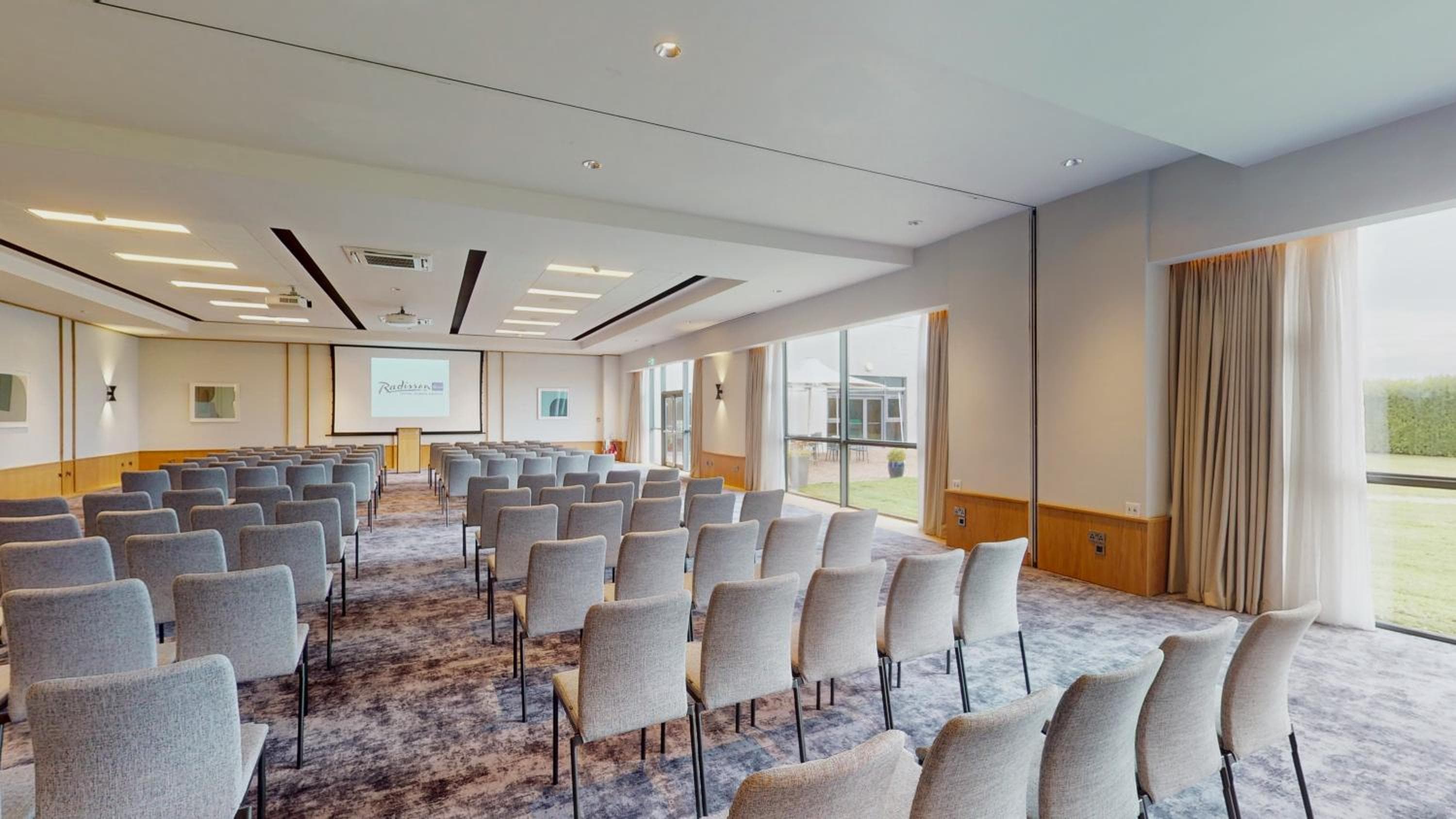 Clayton Hotel Dublin Airport Central