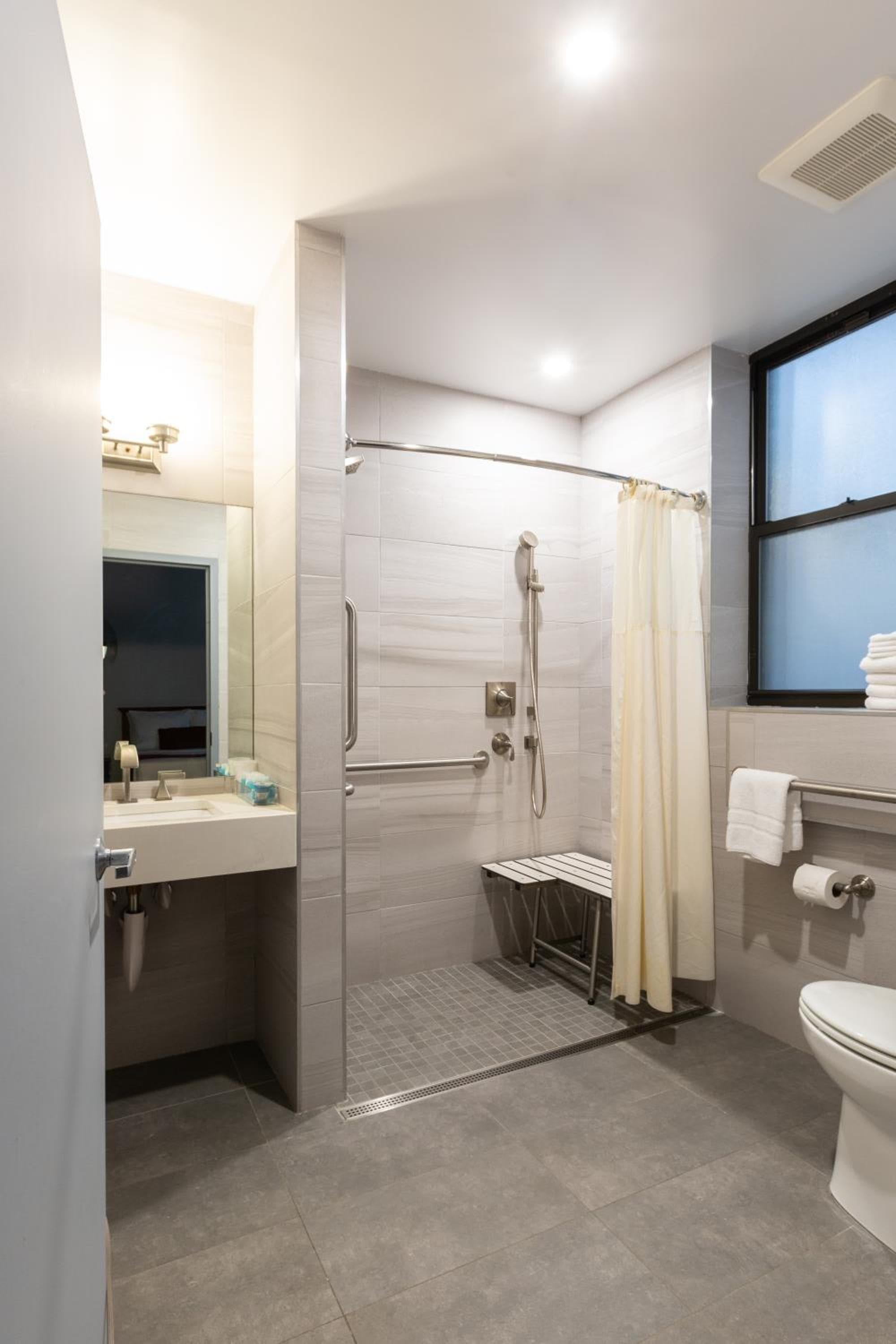 Hotel St. James