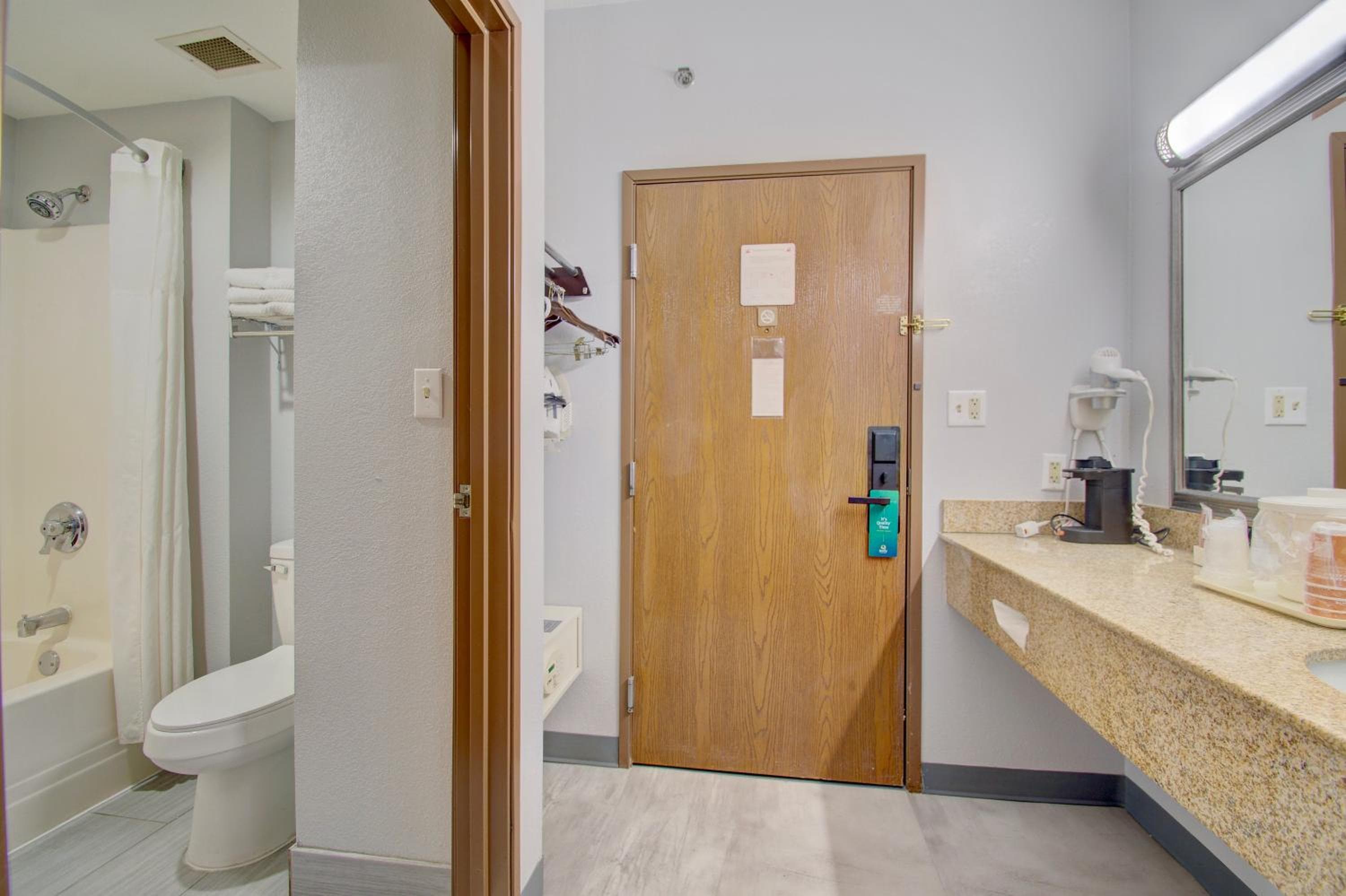 Quality Inn & Suites CVG Airport