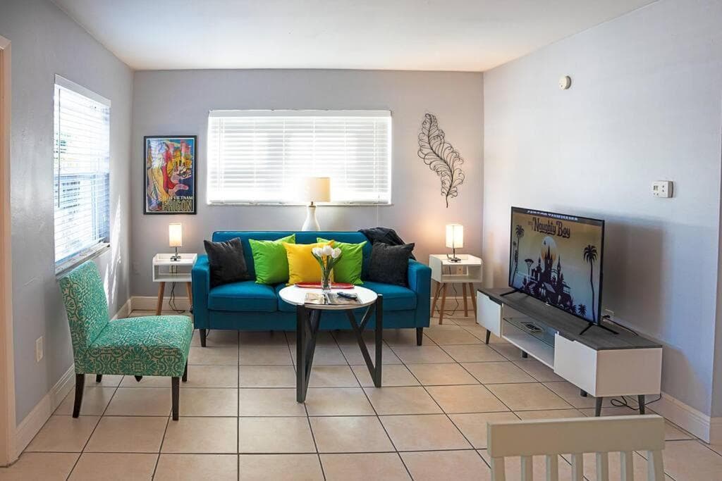 2 Spacious Units Near Clearwater Beach