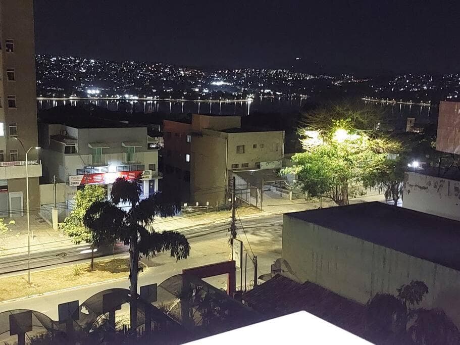 Flats da Júnia 110 - funcional com ar, garagem, tv, microondas, frigobar e 14 km aeroporto