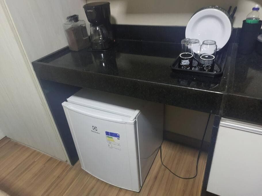 Flats da Júnia 110 - funcional com ar, garagem, tv, microondas, frigobar e 14 km aeroporto