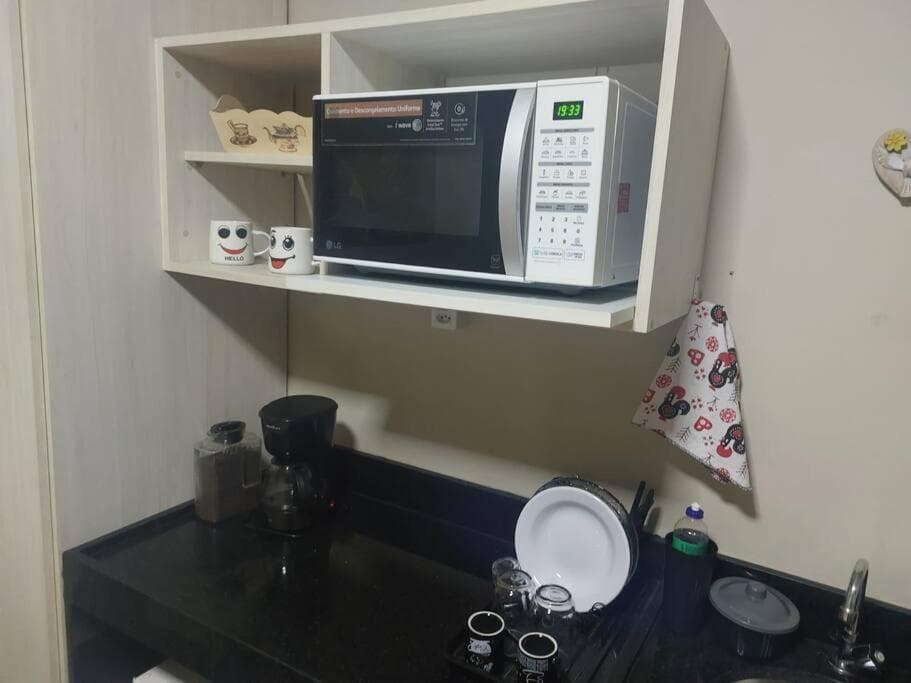 Flats da Júnia 110 - funcional com ar, garagem, tv, microondas, frigobar e 14 km aeroporto