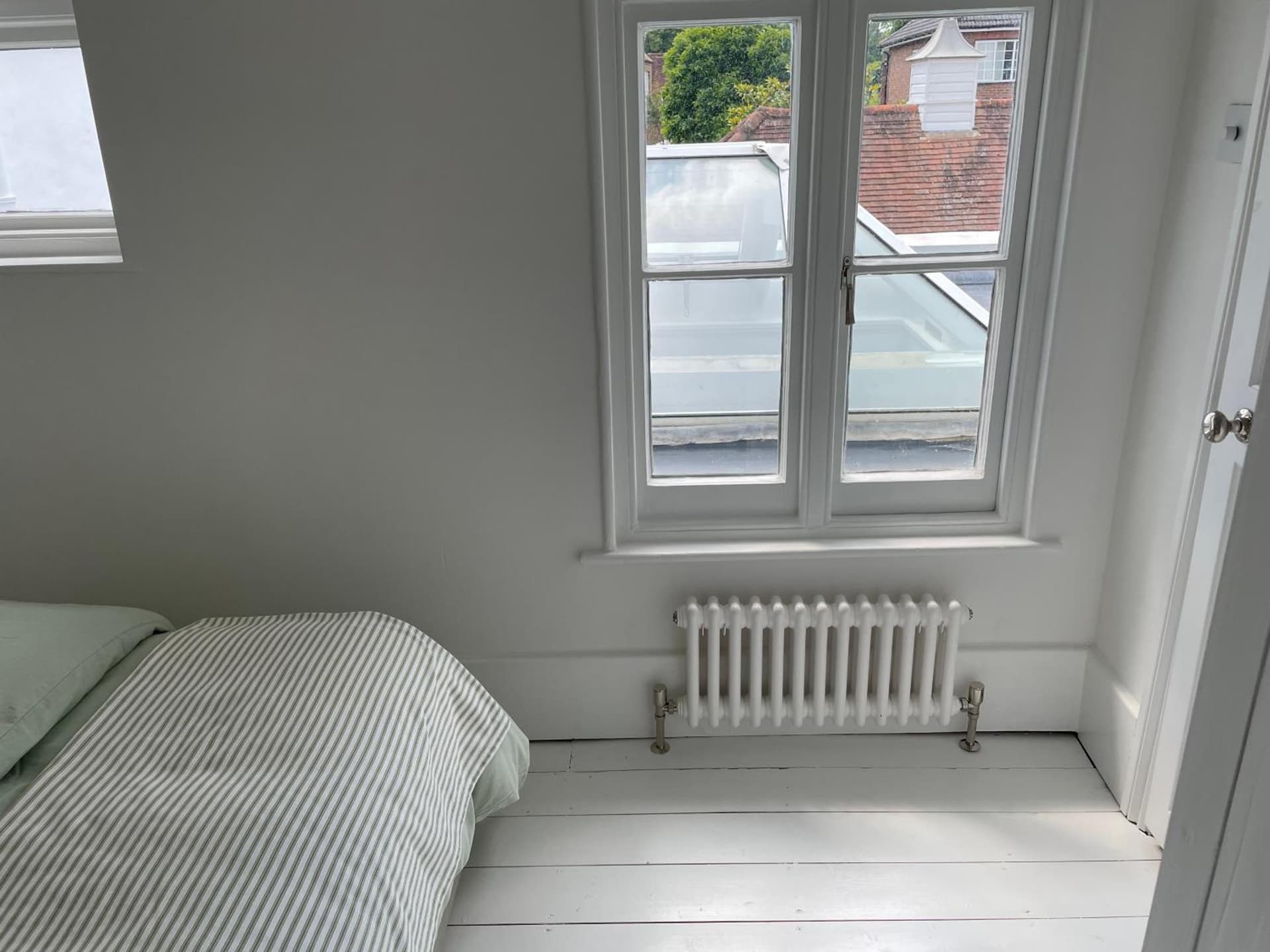 Double-Bed Bedroom, Living Room and Kitchenette, Private Bathroom & Utility Room available at Willow House, Shepperton