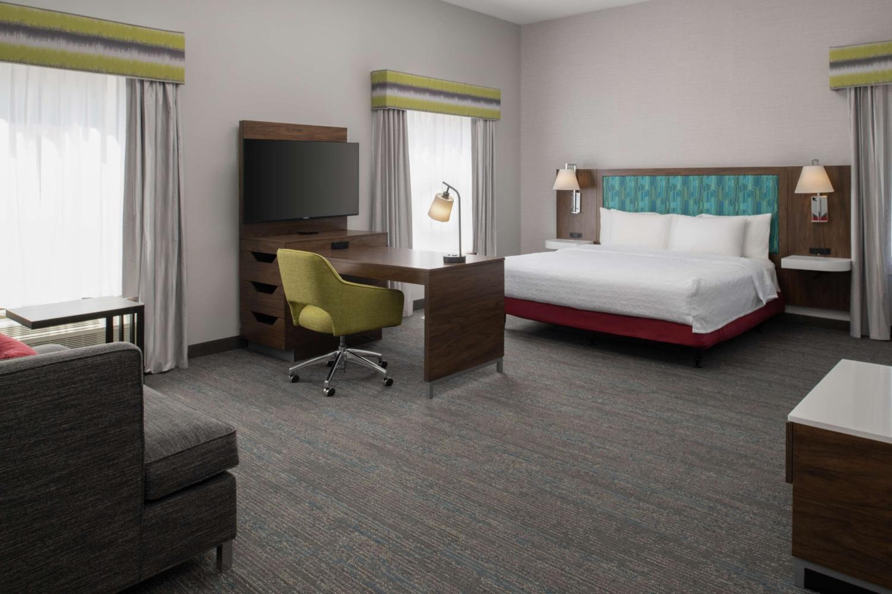 Hampton Inn and Suites Seattle - Airport / 28th Avenue