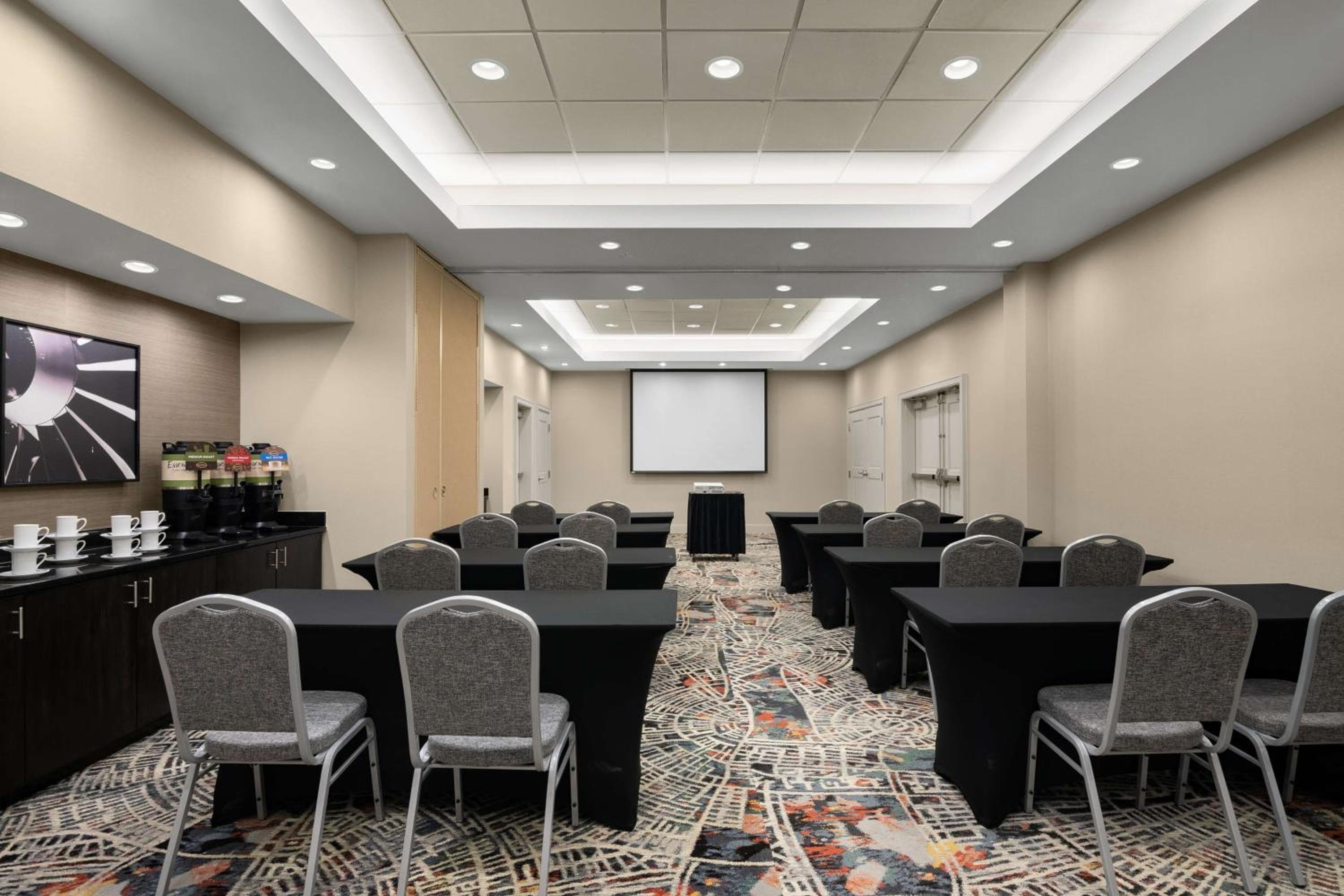Embassy Suites by Hilton Newark Airport
