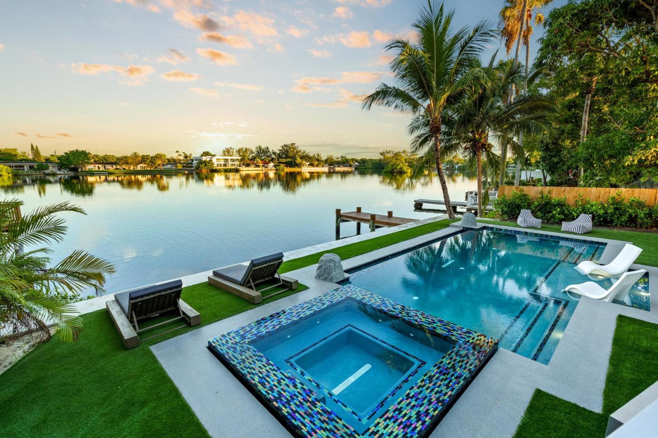 Signature Waterfront Villa by The Glamhomes