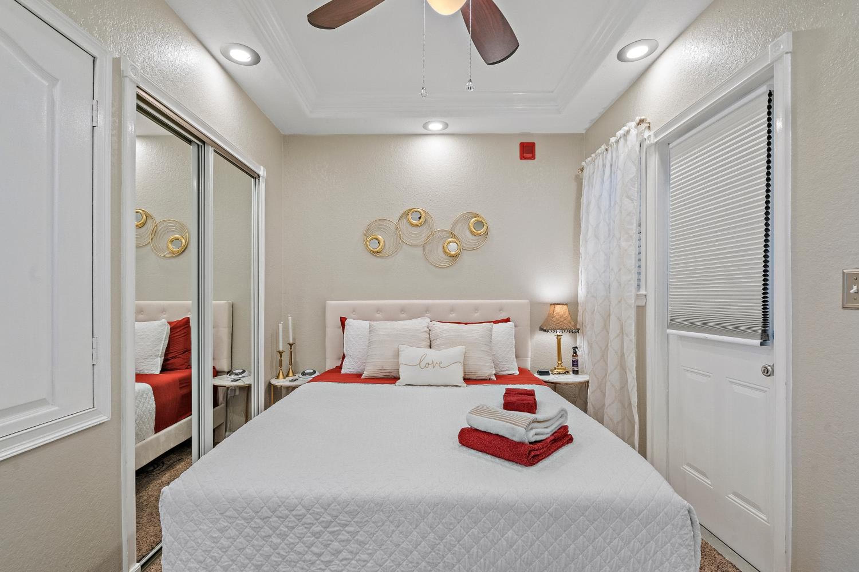 Romance in the City 1 Bdrm Studio in Downtown St Pete