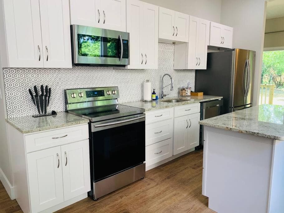 Be A Nomad - Near Downtown - Bottom Renovated