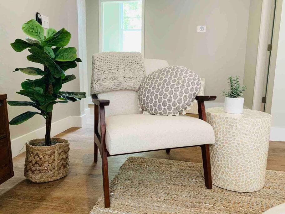 Be A Nomad - Near Downtown - Bottom Renovated