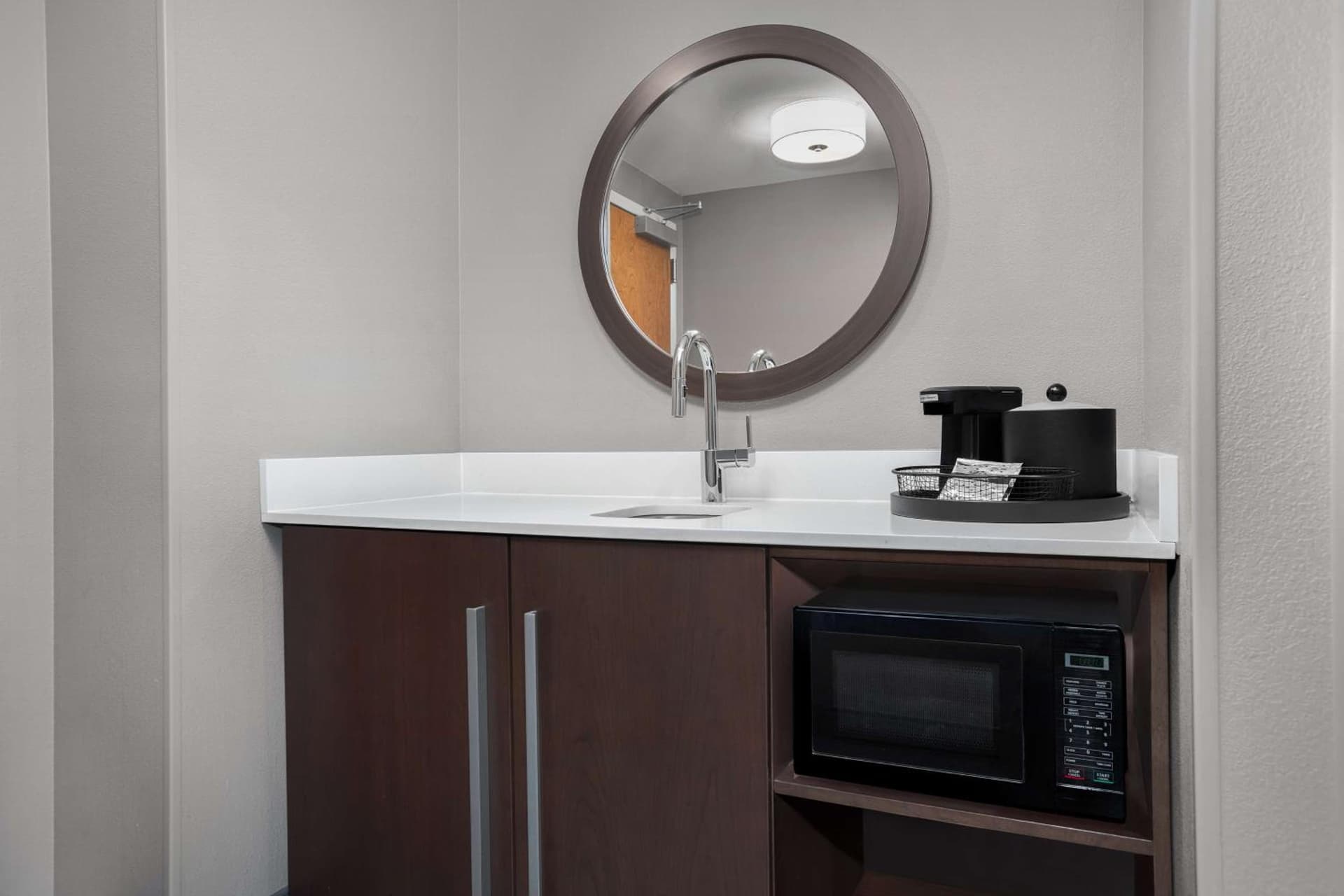 Hampton Inn & Suites Atlanta-Six Flags