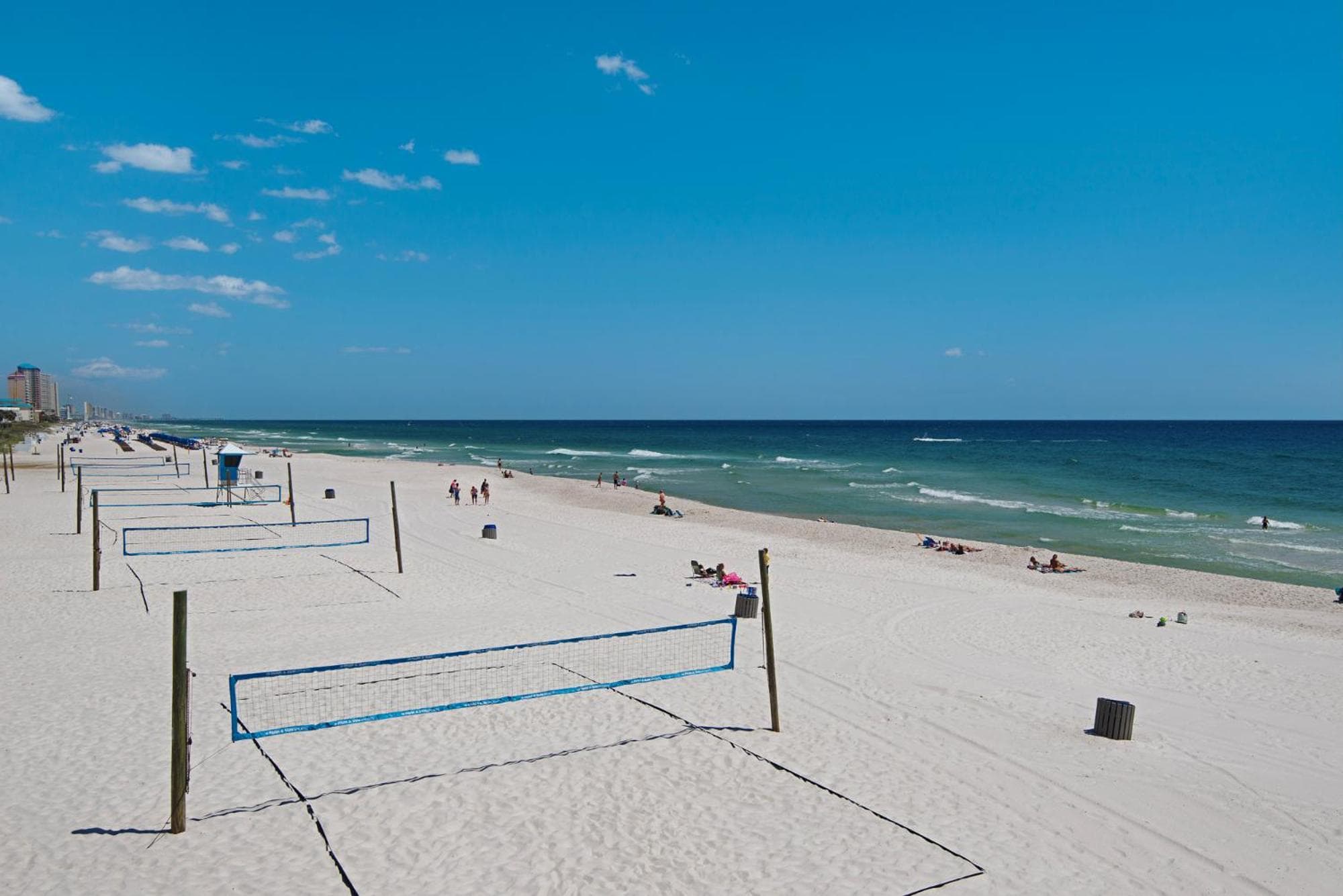 Algun Dia - Plush Family-Friendly Home - A Block from Beach