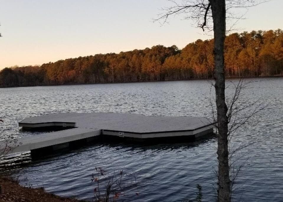 Lovely 2 Story 4 Bedms 3 Baths Home by Stone Mountain Park!
