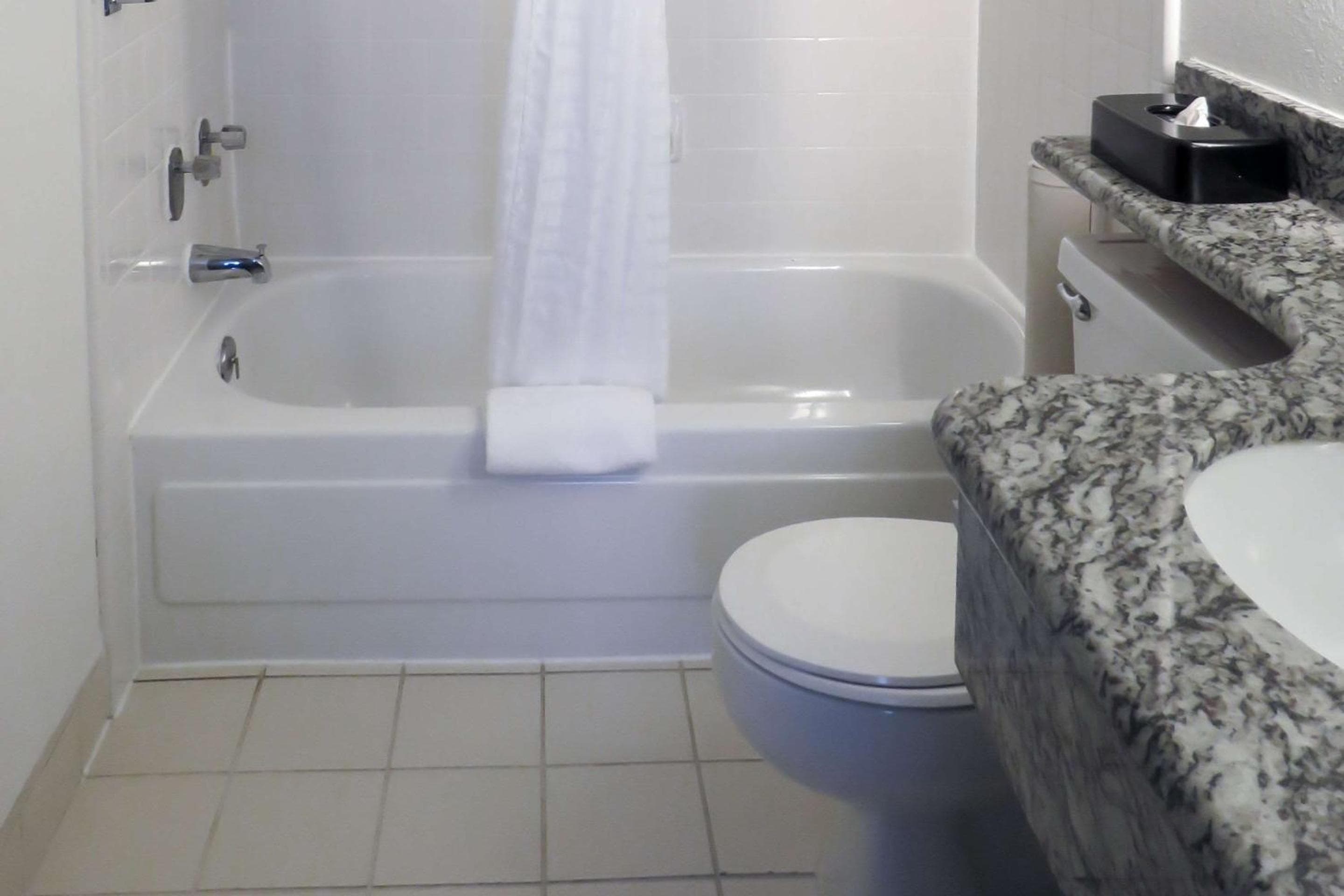 Quality Inn & Suites Everett