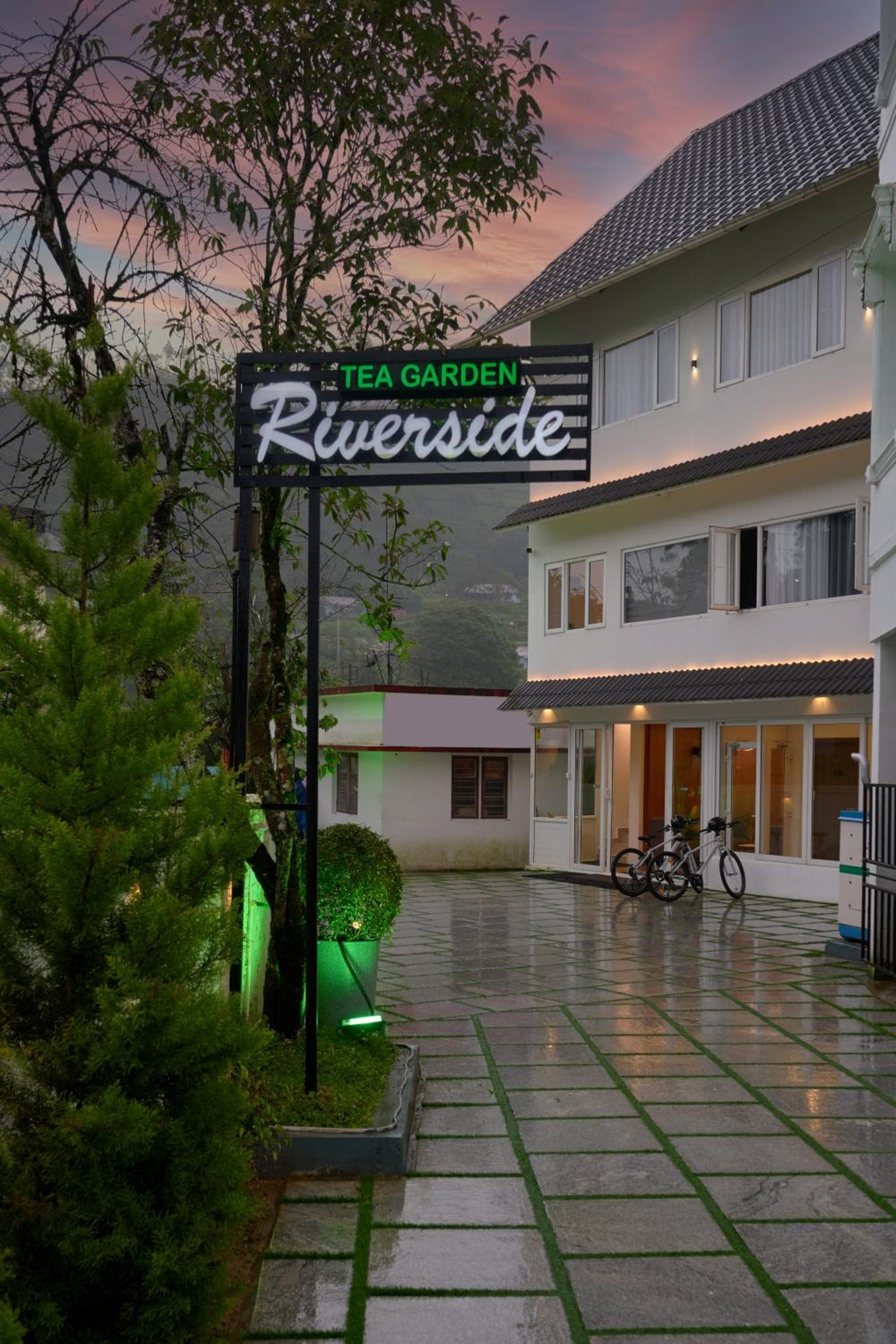 Tea Garden Riverside
