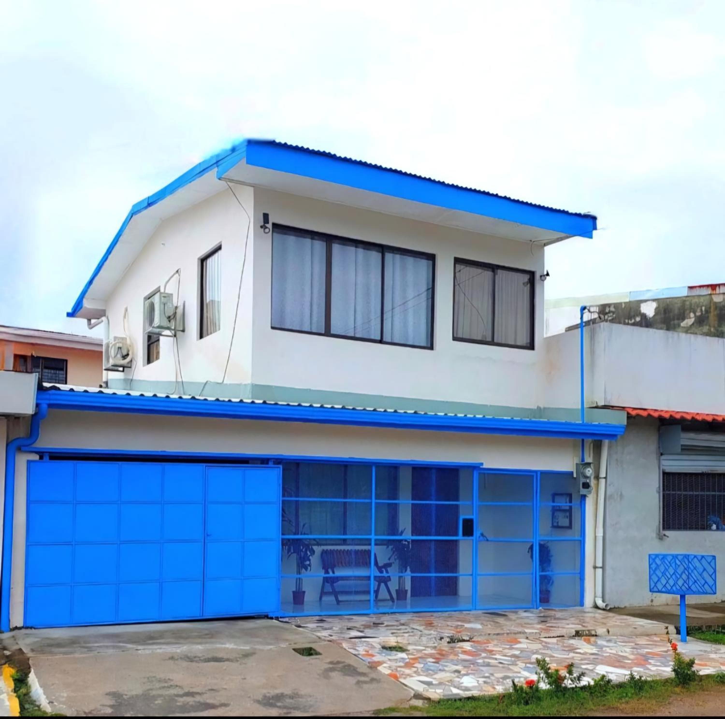 Casa del Pacífico en Puntarenas Centro con parqueo