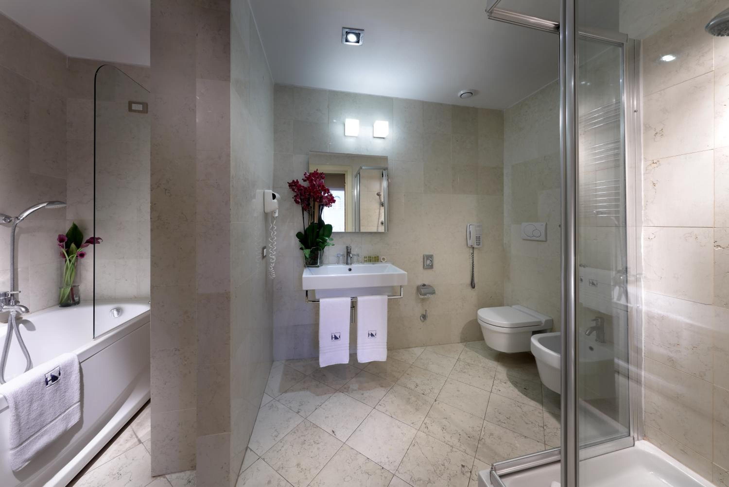 Mercure Roma Centro Saint John