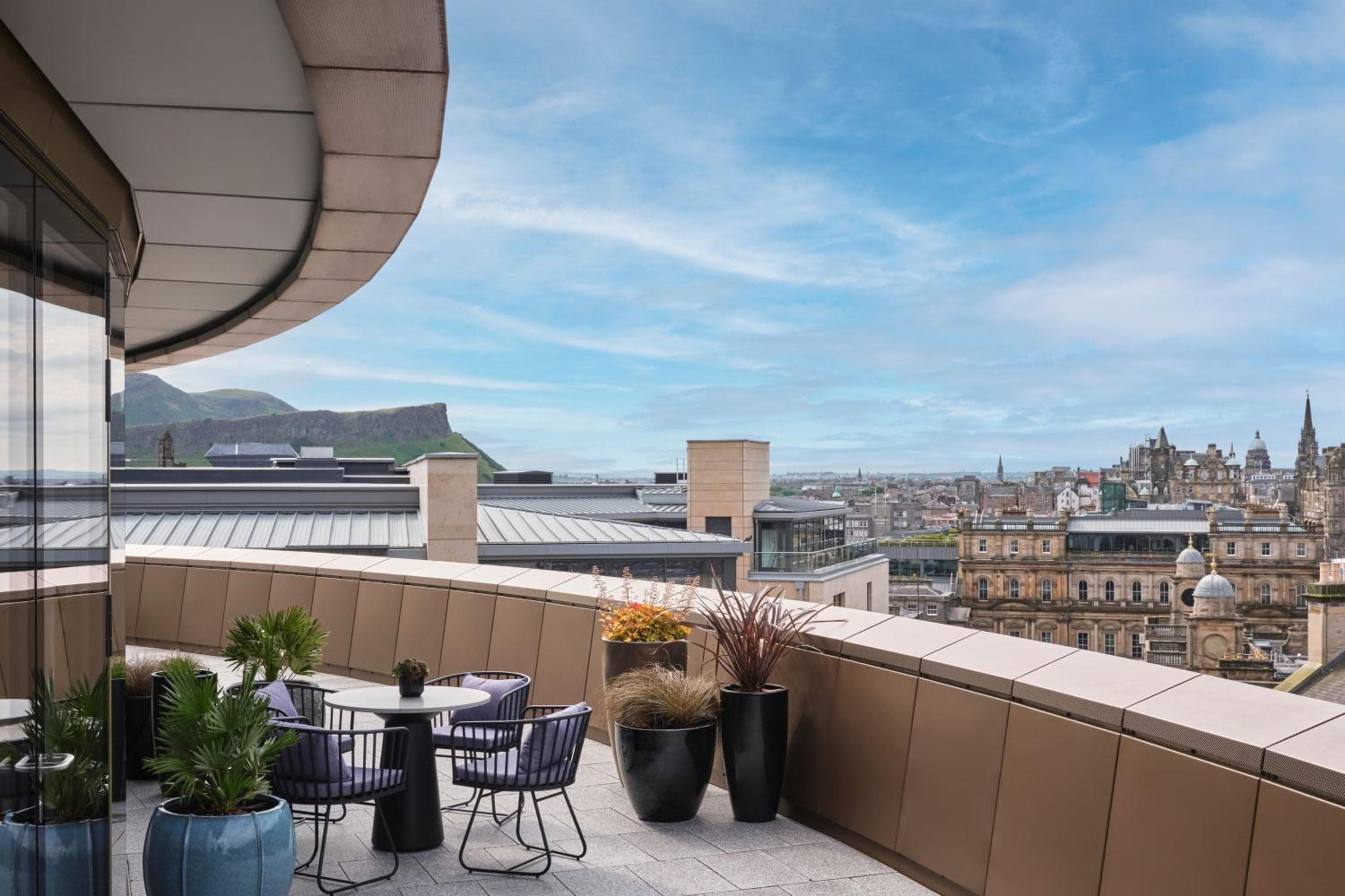 W Edinburgh