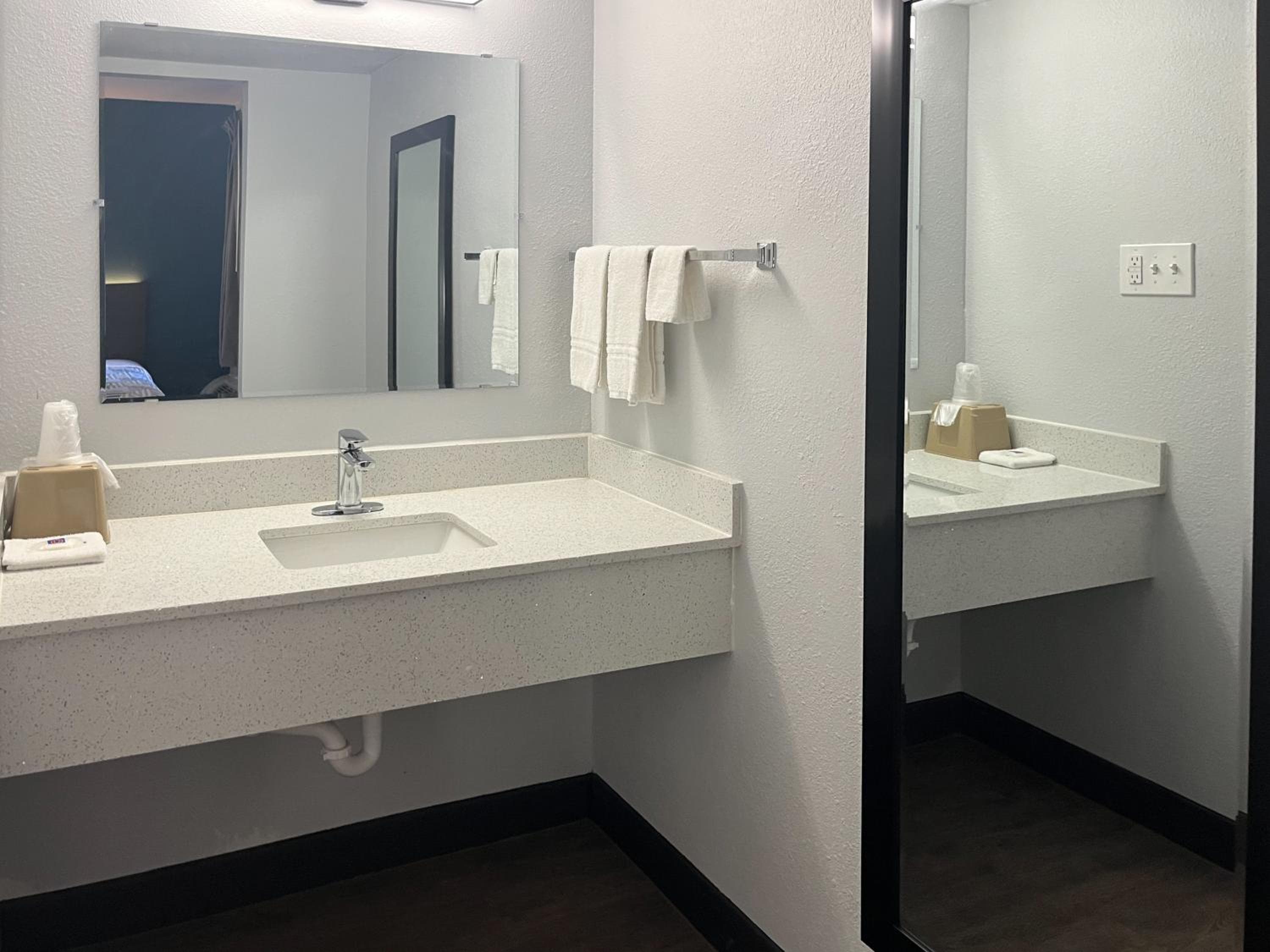 Studio 6 Extended Stay - Huntsville, AL University Drive