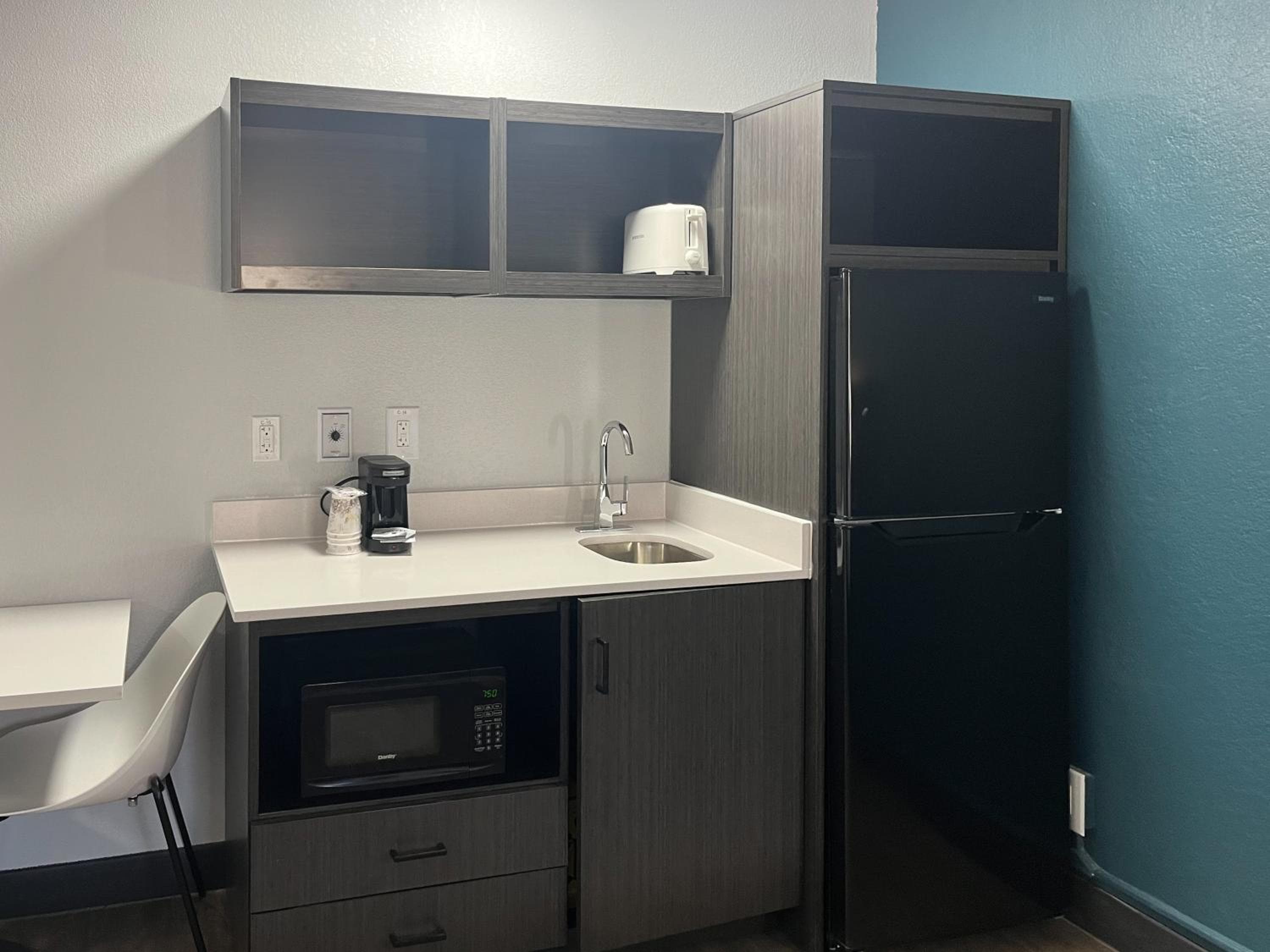 Studio 6 Extended Stay - Huntsville, AL University Drive