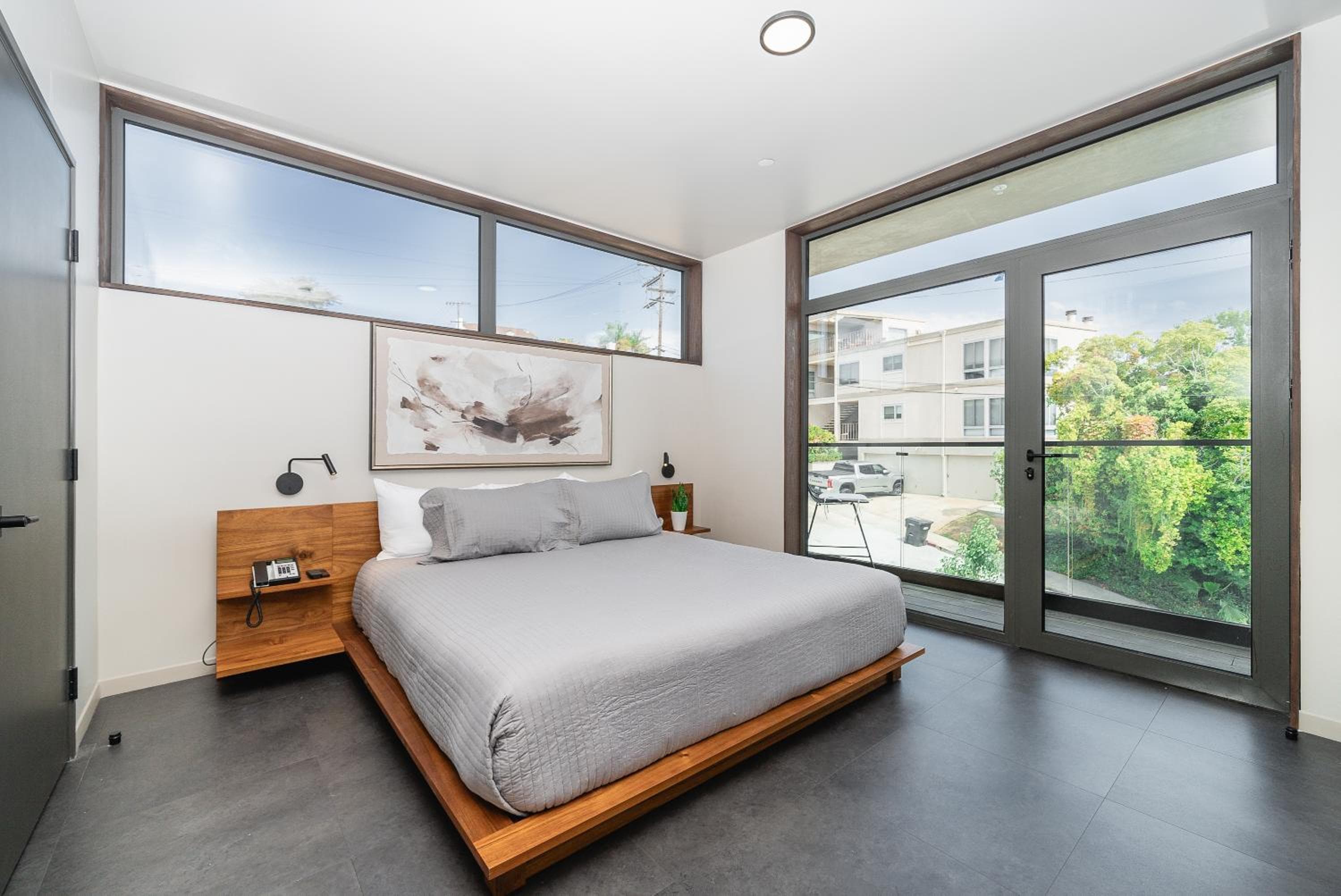 City24 Condo Hotel Little Italy Mission Hills