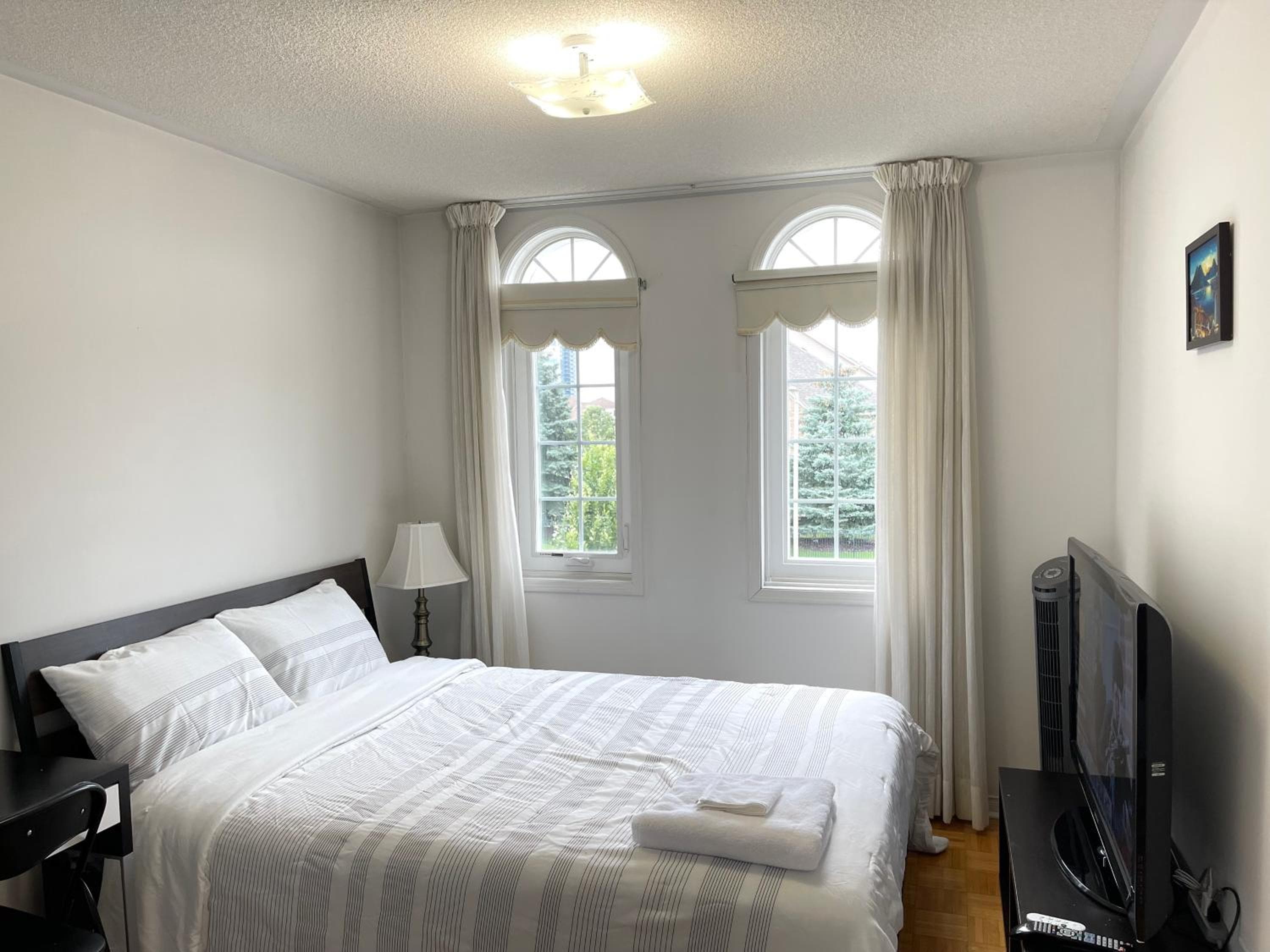Cozy Private Bedrooms in Vaughan