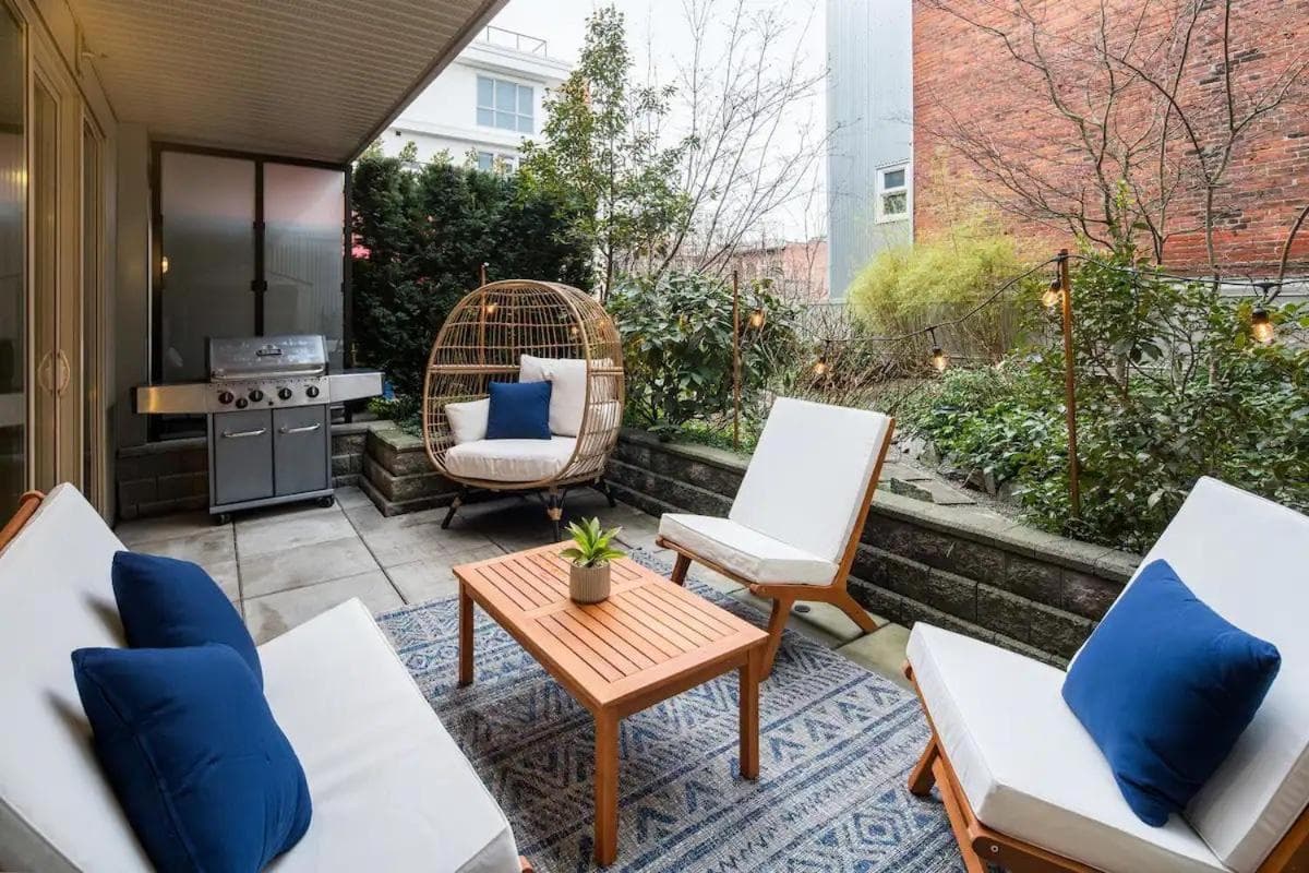 Luxe King Bed And Private Bbq Terrace