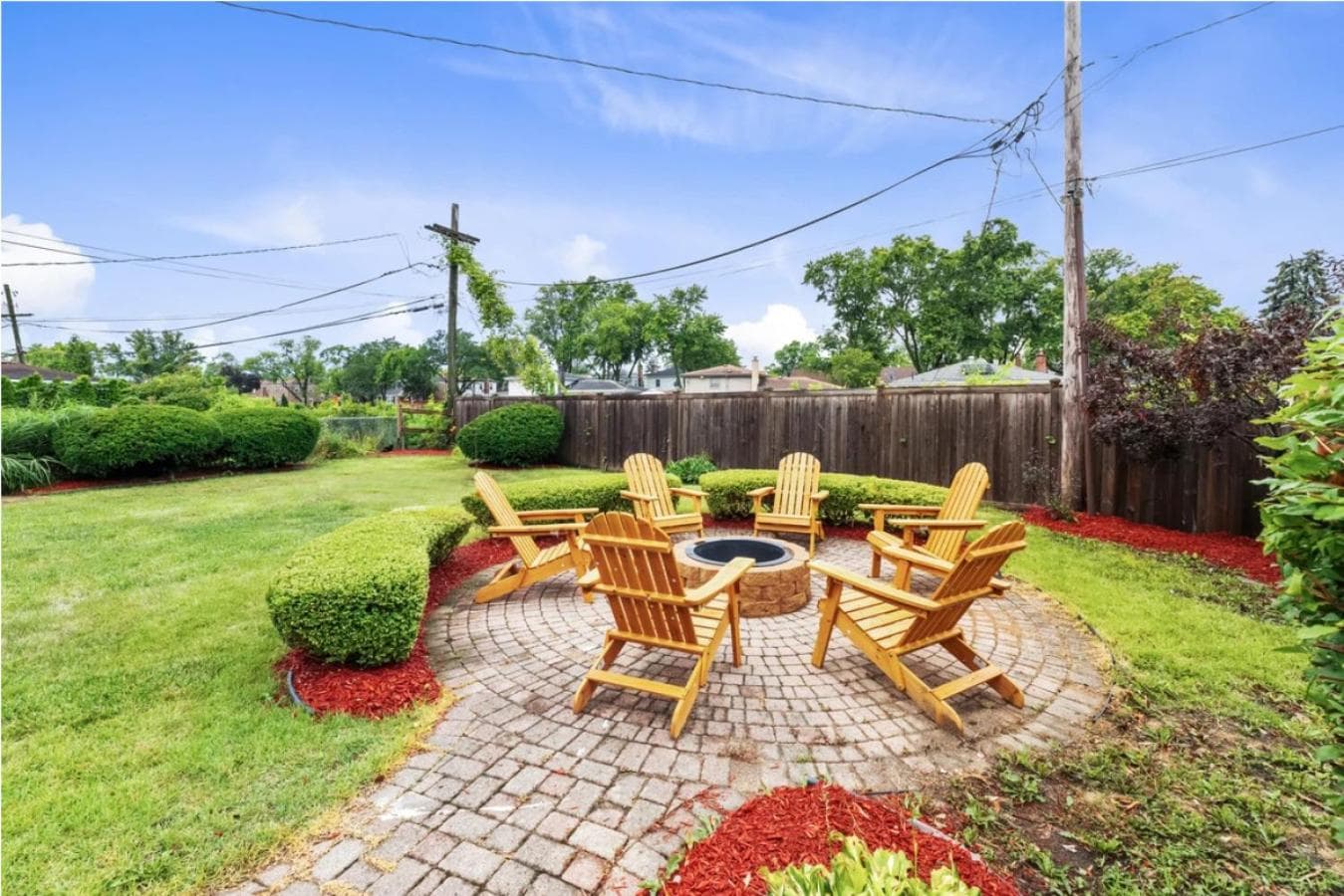 Luxury Home w King Bed Game Room and Fire Pit 17 miles Downtown